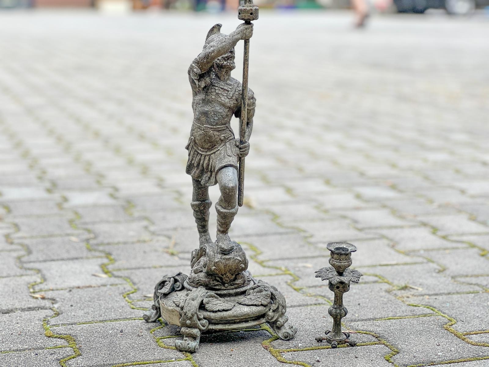 Zdjęcie w galerii na portalu naszraciborz.pl: Targ staroci w Pietrowicach Wielkich. Pojawiły się perełki wiadomości z regionu