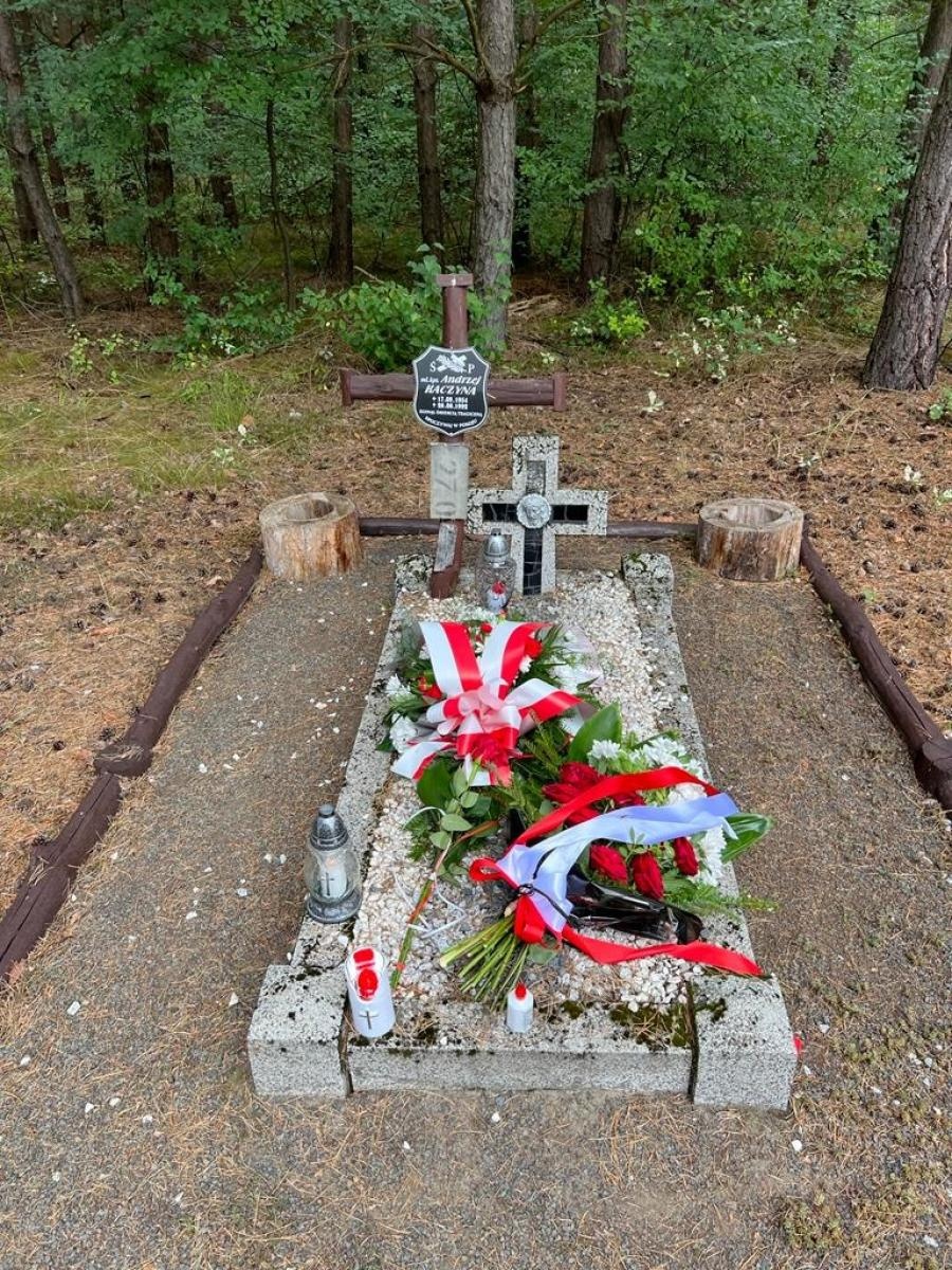 Zdjęcie w galerii na portalu naszraciborz.pl: 31. rocznica wybuchu wielkiego pożaru wokół Kuźni Raciborskiej. Oddano hołd poległym wiadomości z regionu