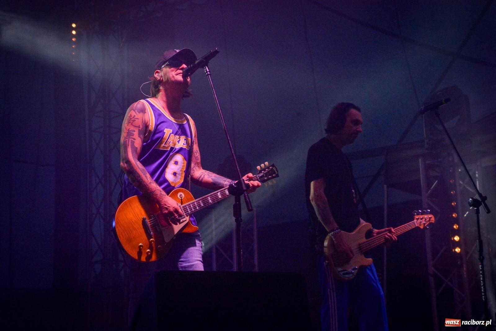 Zdjęcie w galerii na portalu naszraciborz.pl: Tak się bawią Krzyżanowice. Tłum na koncercie Video [FOTO i WIDEO] wiadomości z regionu