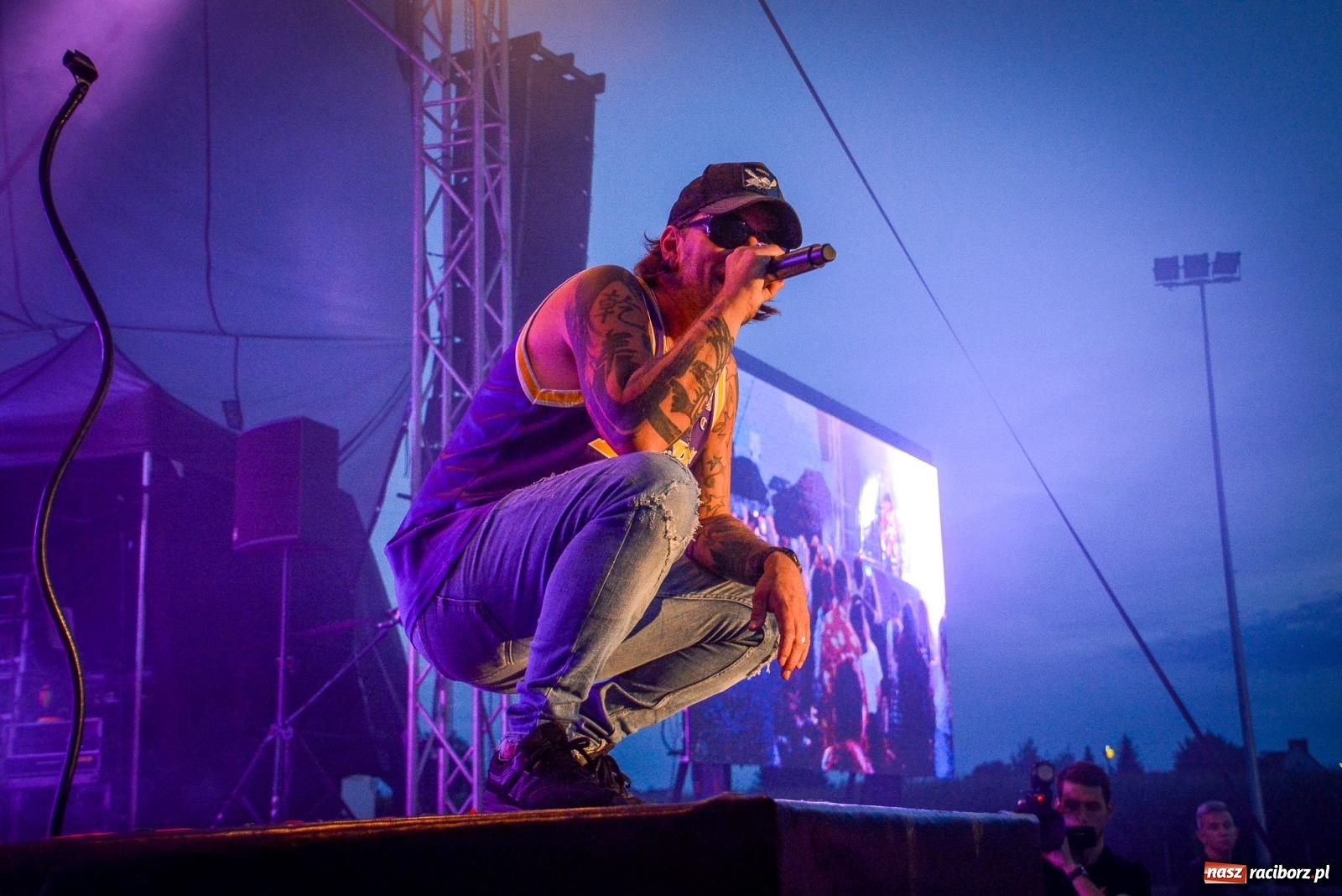 Zdjęcie w galerii na portalu naszraciborz.pl: Tak się bawią Krzyżanowice. Tłum na koncercie Video [FOTO i WIDEO] wiadomości z regionu