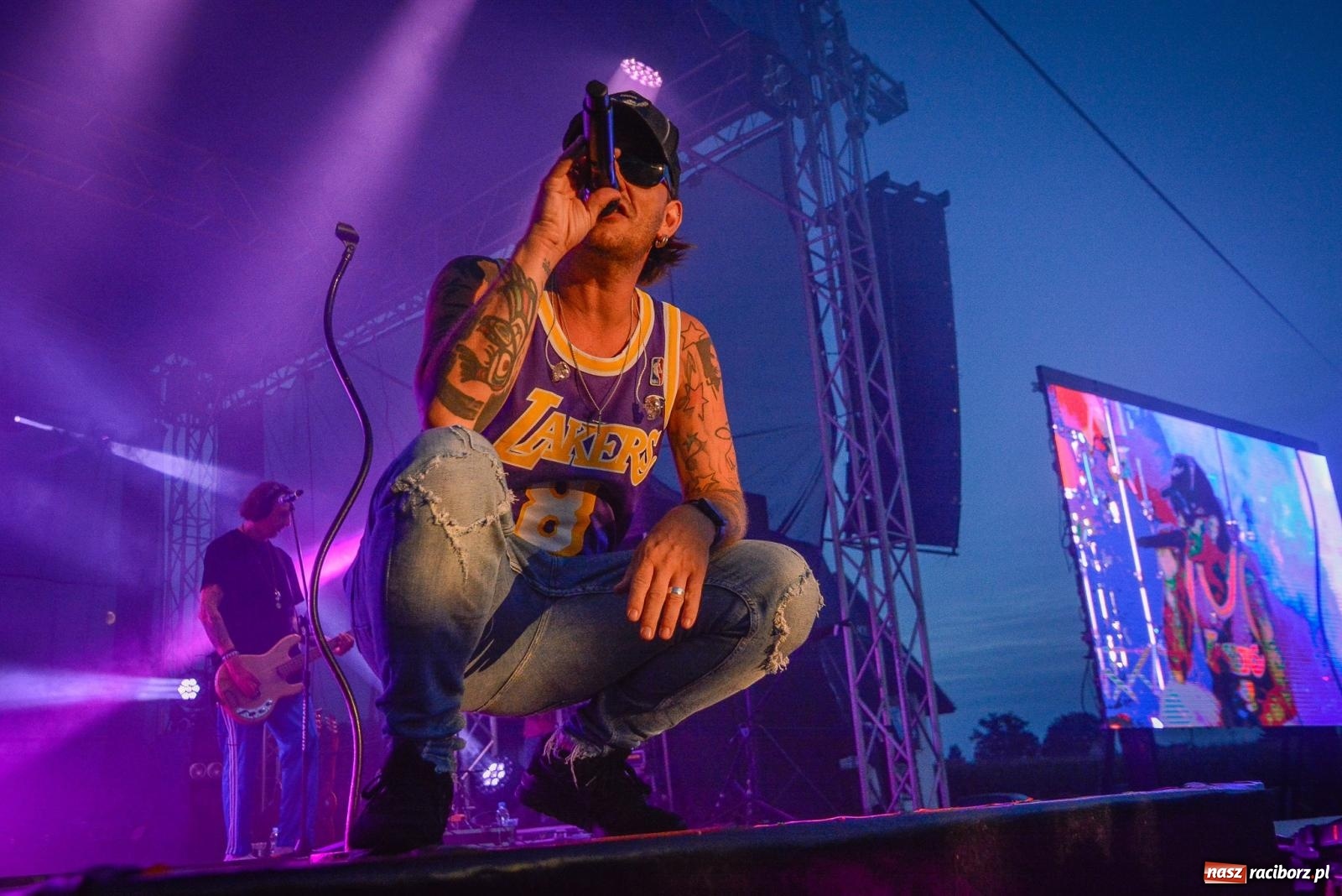 Zdjęcie w galerii na portalu naszraciborz.pl: Tak się bawią Krzyżanowice. Tłum na koncercie Video [FOTO i WIDEO] wiadomości z regionu