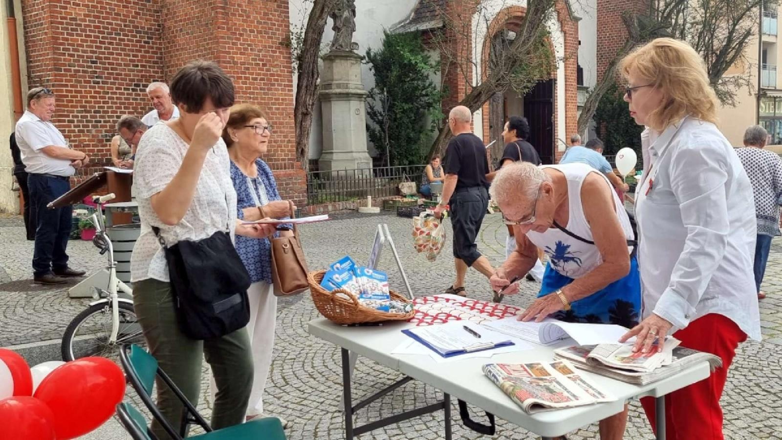 Zdjęcie w galerii na portalu naszraciborz.pl: Doświadczeni gracze i beniaminek. PO zaprezentowała kandydatów wiadomości z regionu