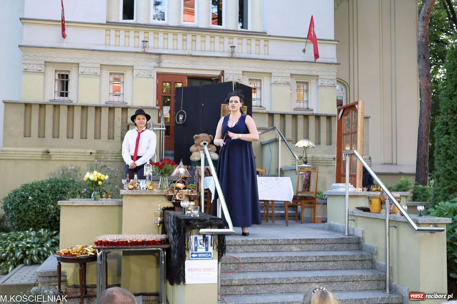 Zdjęcie w galerii na portalu naszraciborz.pl: Bóg mordu. Letni Teatr na Schodach przy Kasprowicza wiadomości z regionu