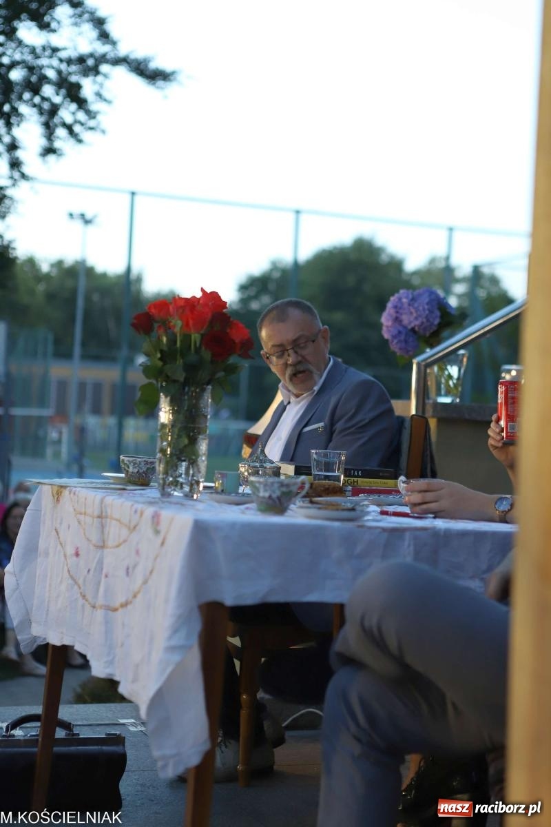 Zdjęcie w galerii na portalu naszraciborz.pl: Bóg mordu. Letni Teatr na Schodach przy Kasprowicza wiadomości z regionu