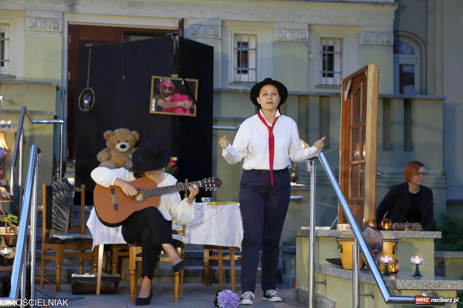 Zdjęcie w galerii na portalu naszraciborz.pl: Bóg mordu. Letni Teatr na Schodach przy Kasprowicza wiadomości z regionu