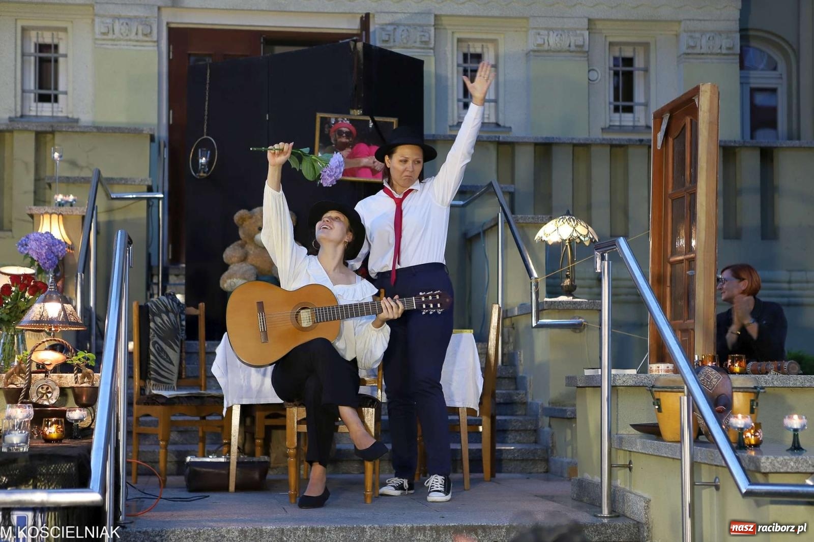 Zdjęcie w galerii na portalu naszraciborz.pl: Bóg mordu. Letni Teatr na Schodach przy Kasprowicza wiadomości z regionu