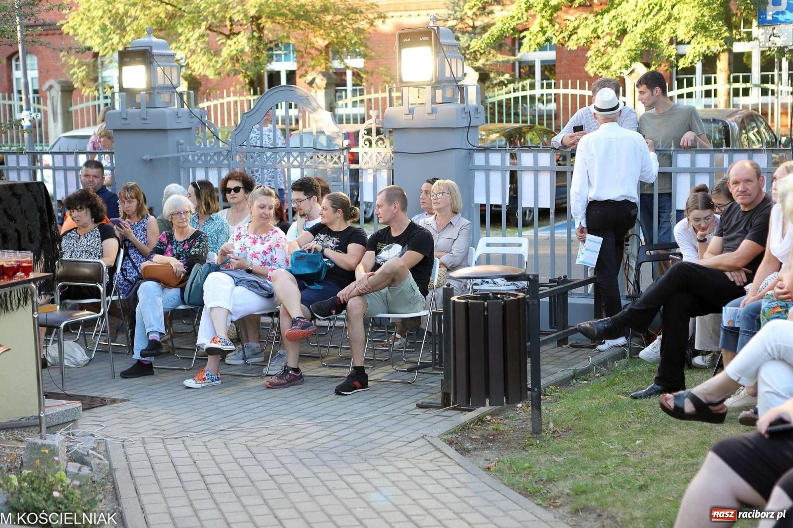 Zdjęcie w galerii na portalu naszraciborz.pl: Bóg mordu. Letni Teatr na Schodach przy Kasprowicza wiadomości z regionu
