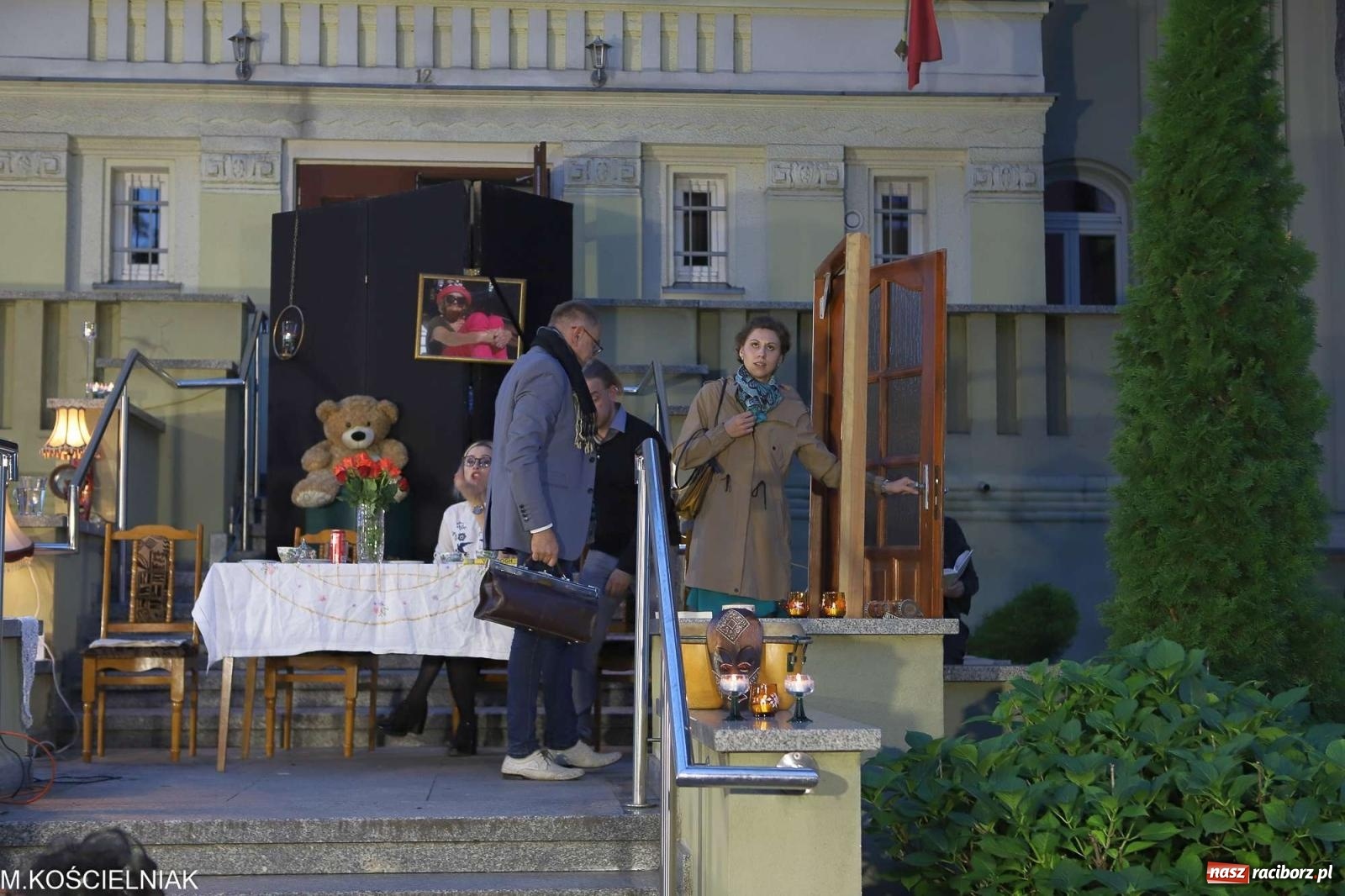 Zdjęcie w galerii na portalu naszraciborz.pl: Bóg mordu. Letni Teatr na Schodach przy Kasprowicza wiadomości z regionu