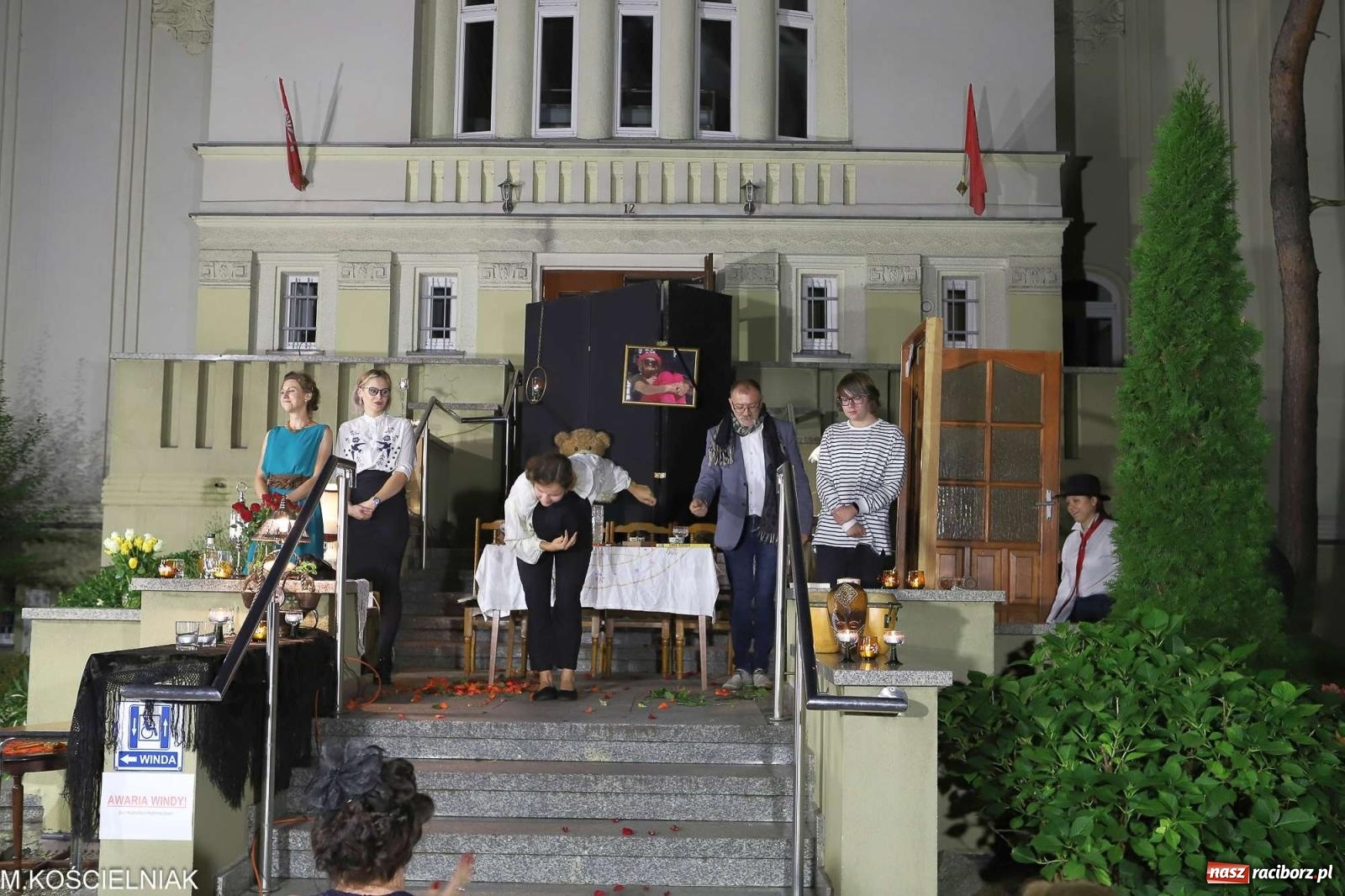 Zdjęcie w galerii na portalu naszraciborz.pl: Bóg mordu. Letni Teatr na Schodach przy Kasprowicza wiadomości z regionu