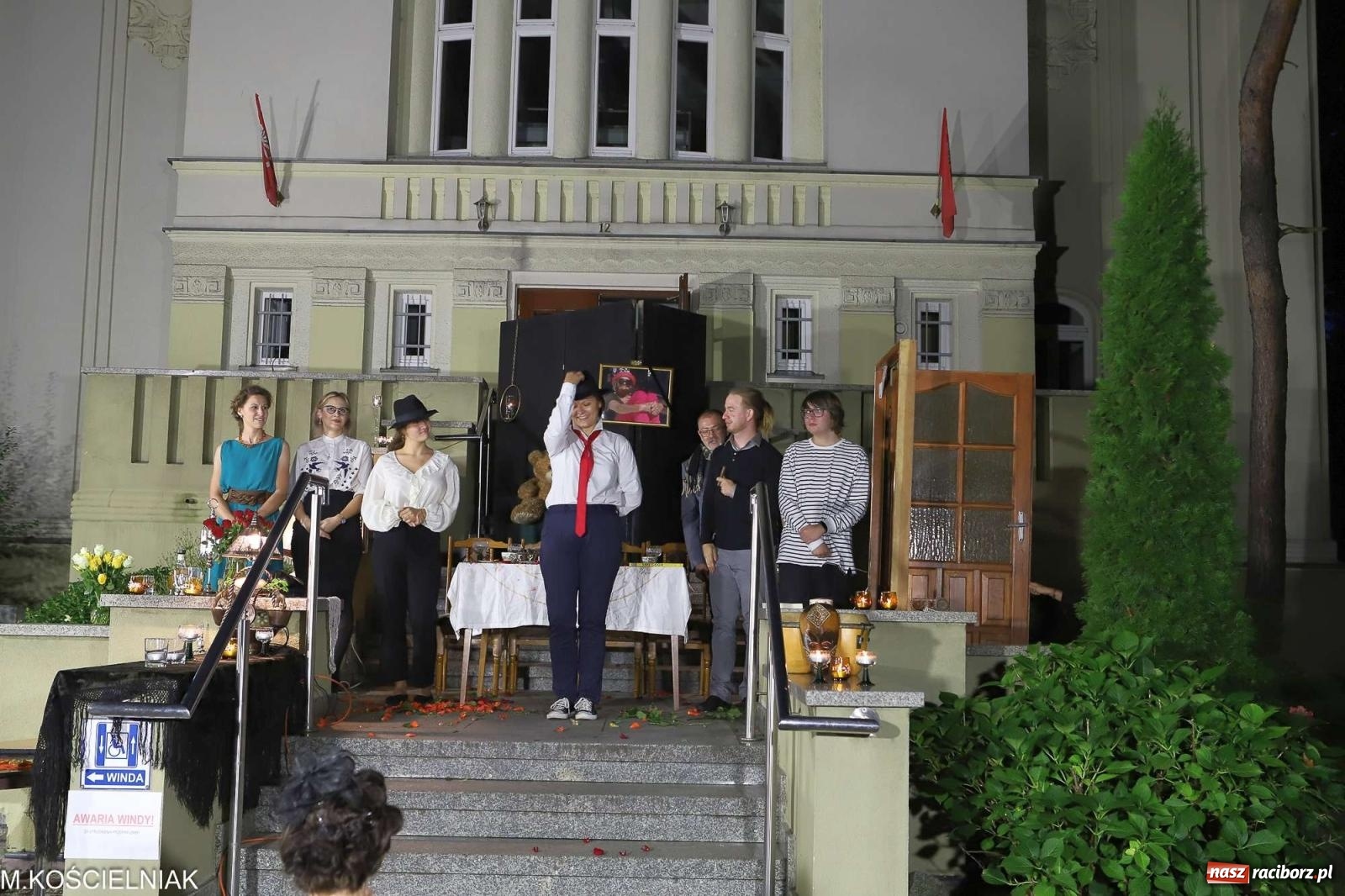 Zdjęcie w galerii na portalu naszraciborz.pl: Bóg mordu. Letni Teatr na Schodach przy Kasprowicza wiadomości z regionu