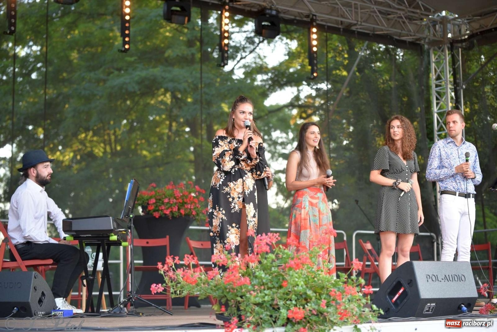 Zdjęcie w galerii na portalu naszraciborz.pl: Miraż wkroczył w 30-lecie działalności. Koncert na zamku [FOTO i WIDEO] wiadomości z regionu