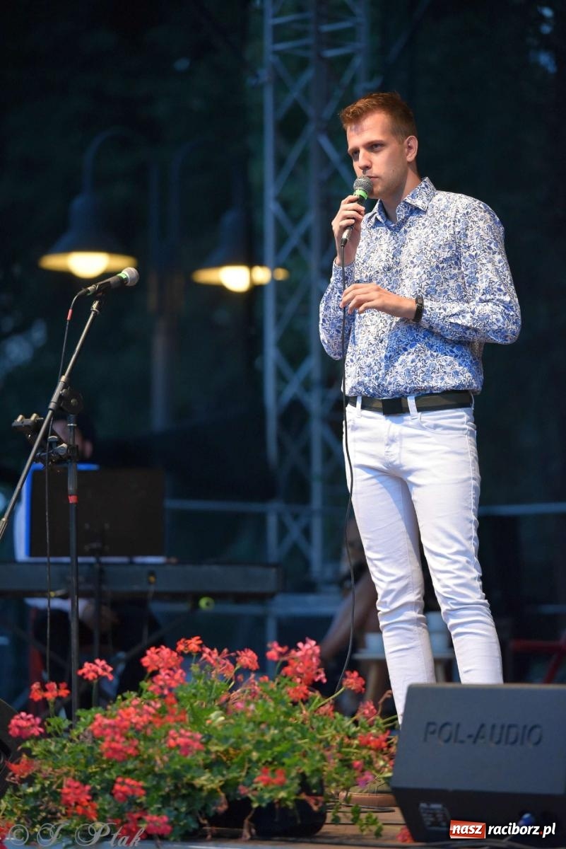 Zdjęcie w galerii na portalu naszraciborz.pl: Miraż wkroczył w 30-lecie działalności. Koncert na zamku [FOTO i WIDEO] wiadomości z regionu