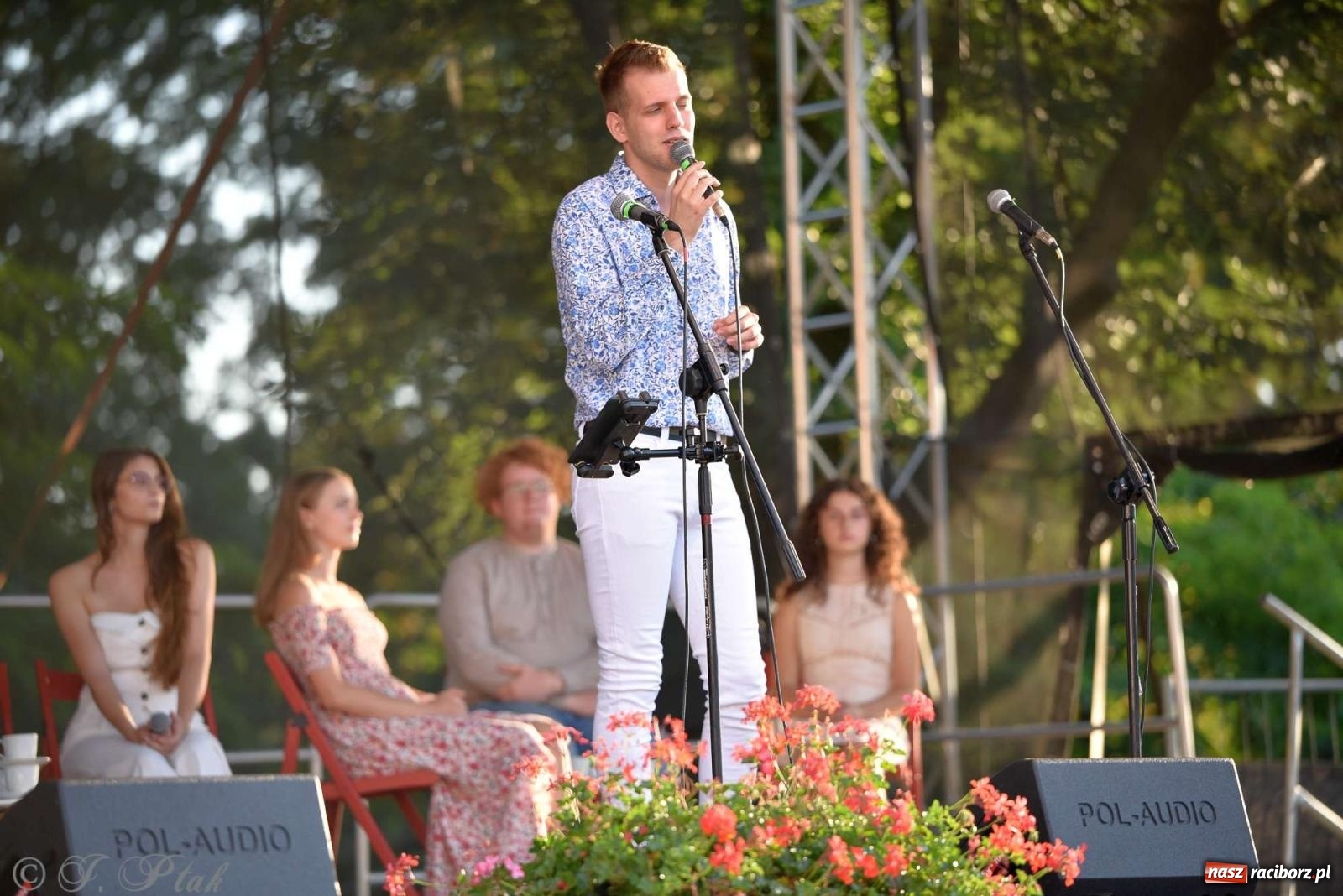 Zdjęcie w galerii na portalu naszraciborz.pl: Miraż wkroczył w 30-lecie działalności. Koncert na zamku [FOTO i WIDEO] wiadomości z regionu