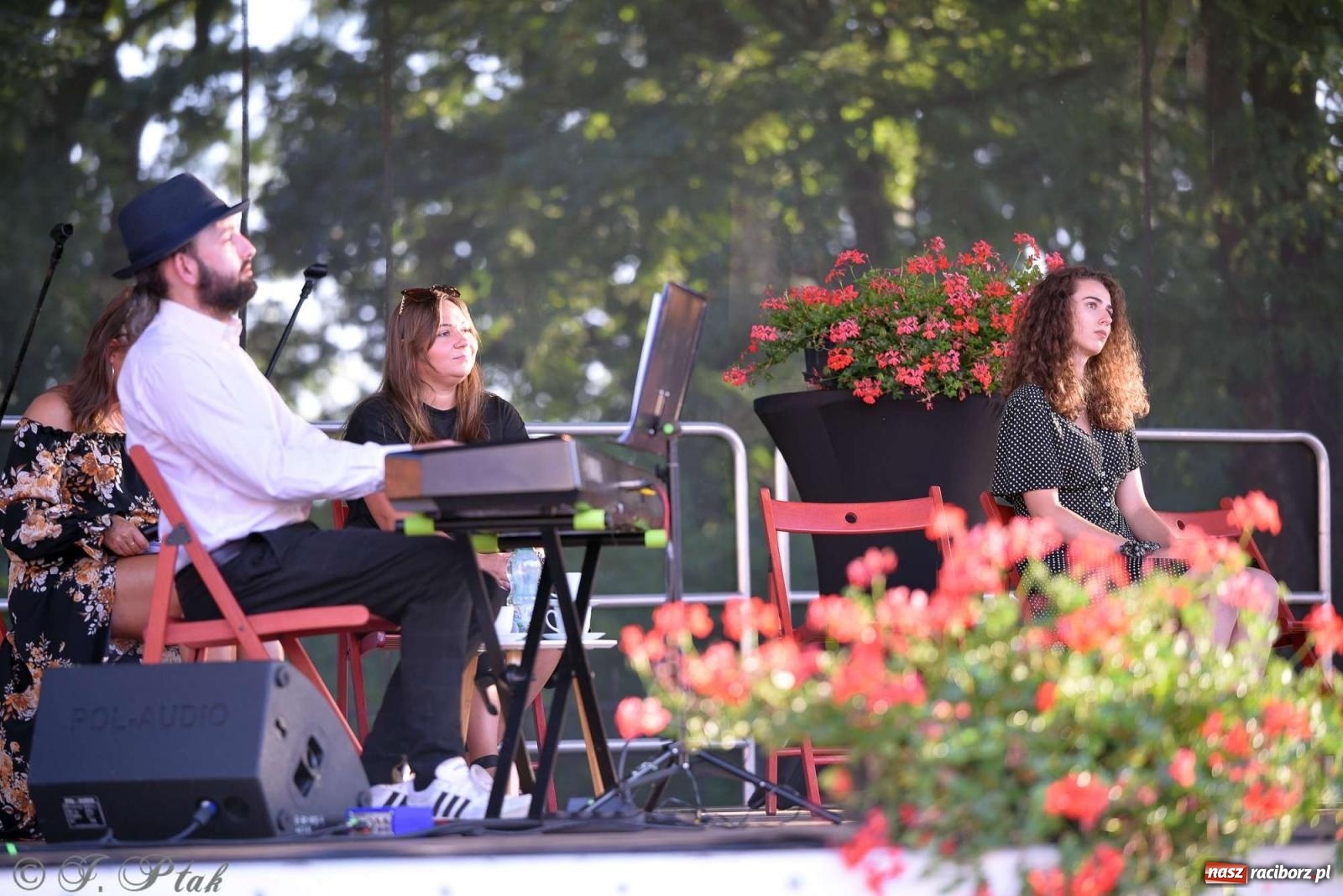 Zdjęcie w galerii na portalu naszraciborz.pl: Miraż wkroczył w 30-lecie działalności. Koncert na zamku [FOTO i WIDEO] wiadomości z regionu
