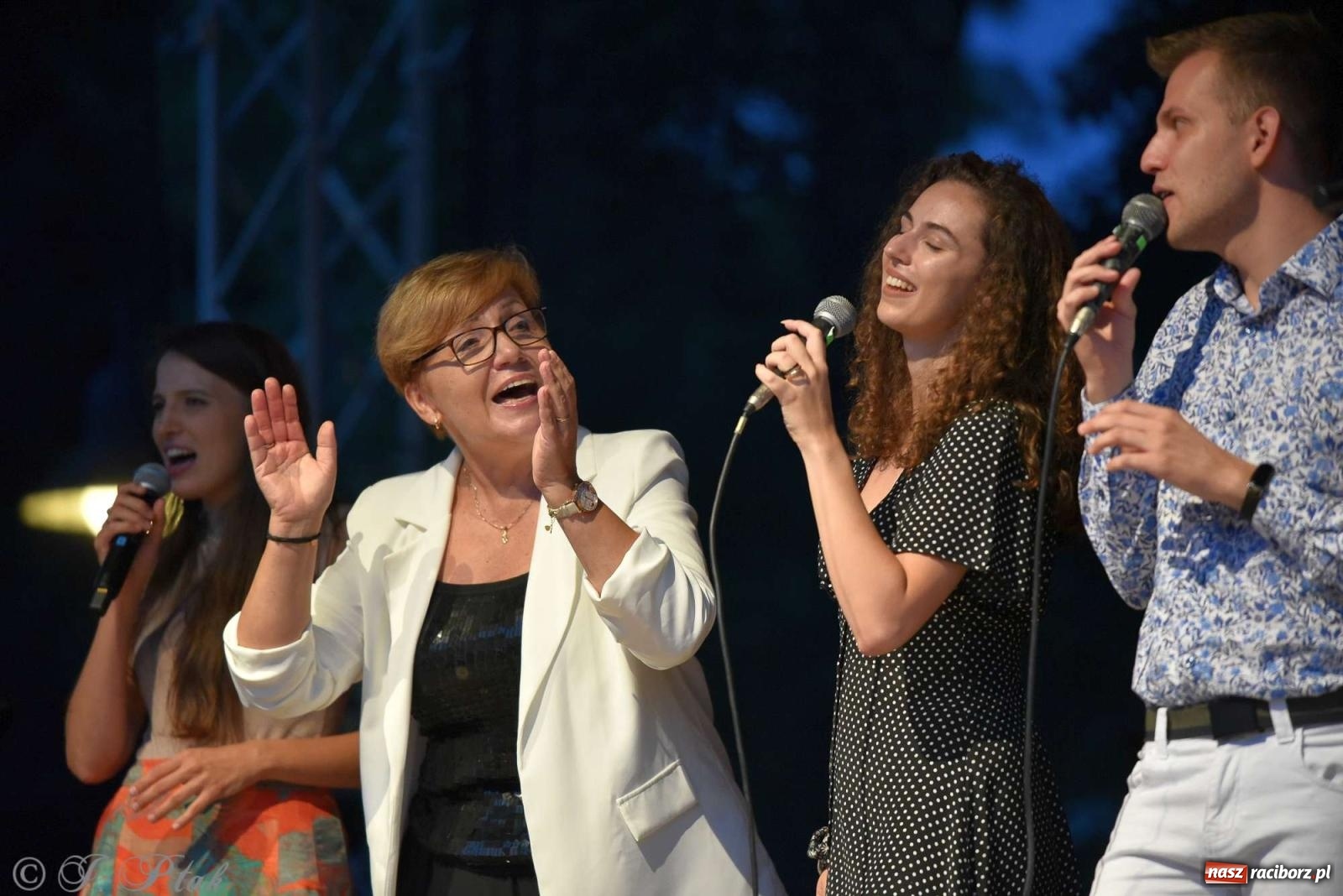 Zdjęcie w galerii na portalu naszraciborz.pl: Miraż wkroczył w 30-lecie działalności. Koncert na zamku [FOTO i WIDEO] wiadomości z regionu