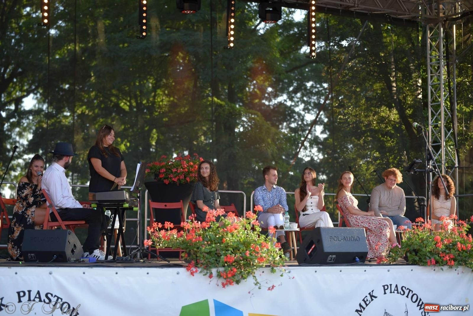 Zdjęcie w galerii na portalu naszraciborz.pl: Miraż wkroczył w 30-lecie działalności. Koncert na zamku [FOTO i WIDEO] wiadomości z regionu