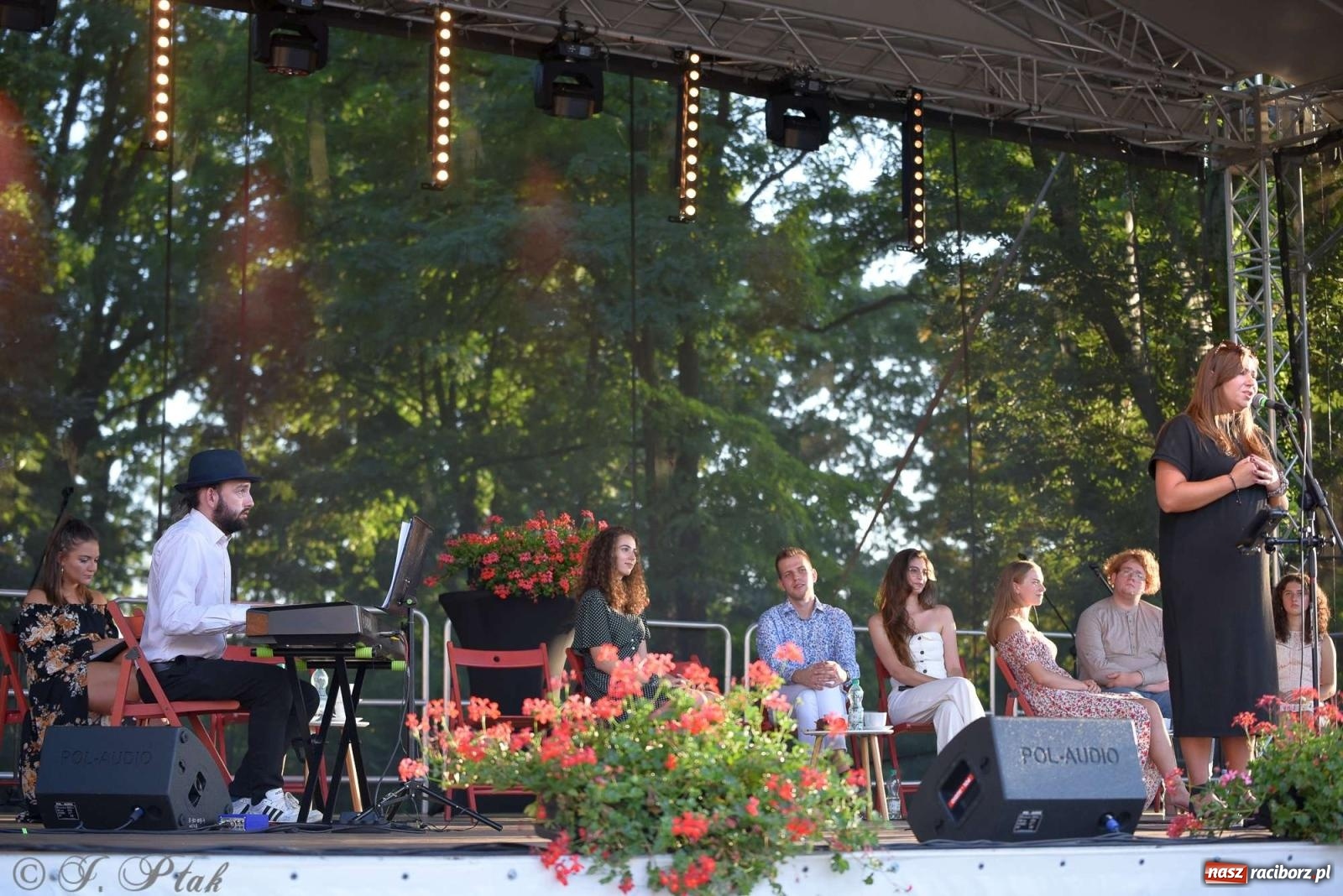 Zdjęcie w galerii na portalu naszraciborz.pl: Miraż wkroczył w 30-lecie działalności. Koncert na zamku [FOTO i WIDEO] wiadomości z regionu
