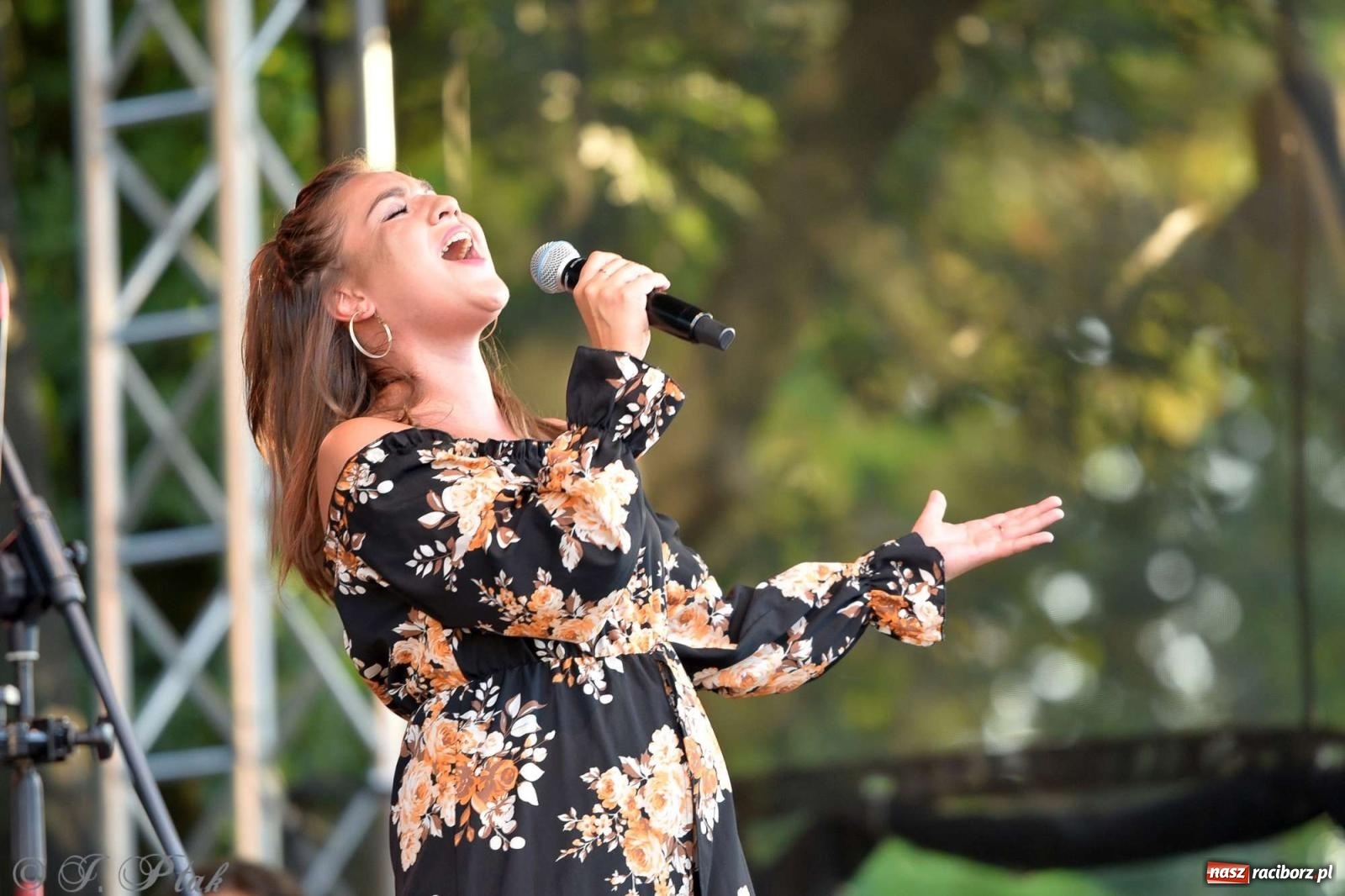 Zdjęcie w galerii na portalu naszraciborz.pl: Miraż wkroczył w 30-lecie działalności. Koncert na zamku [FOTO i WIDEO] wiadomości z regionu