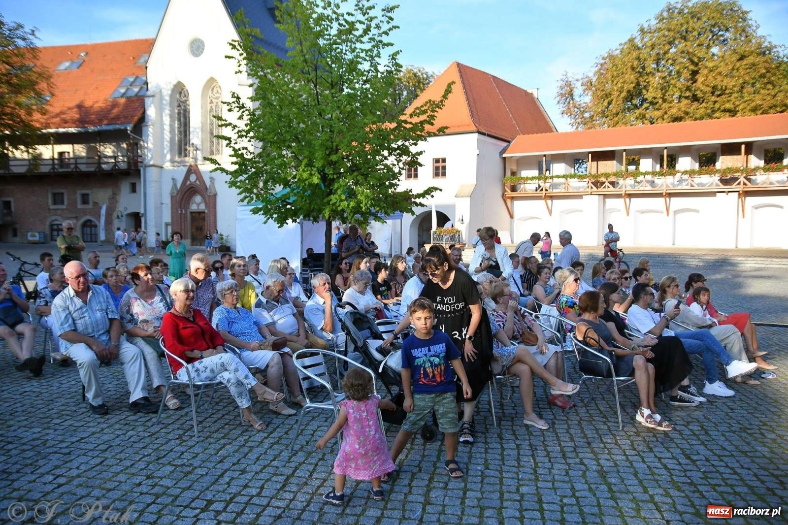 Zdjęcie w galerii na portalu naszraciborz.pl: Miraż wkroczył w 30-lecie działalności. Koncert na zamku [FOTO i WIDEO] wiadomości z regionu