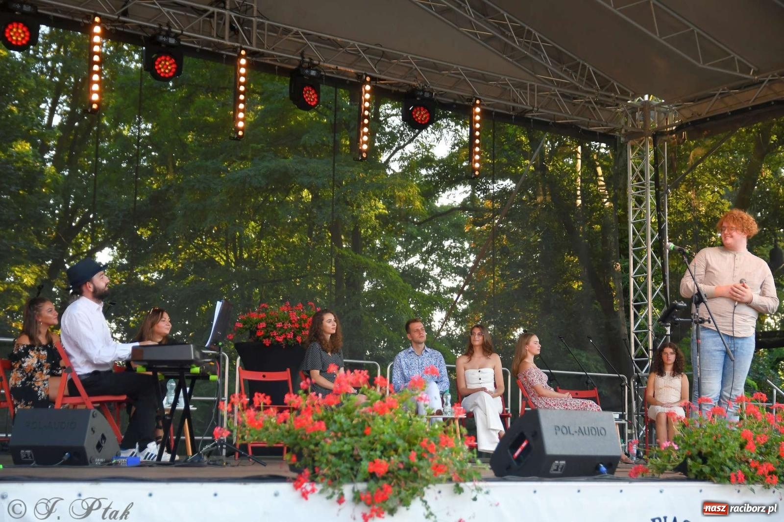 Zdjęcie w galerii na portalu naszraciborz.pl: Miraż wkroczył w 30-lecie działalności. Koncert na zamku [FOTO i WIDEO] wiadomości z regionu