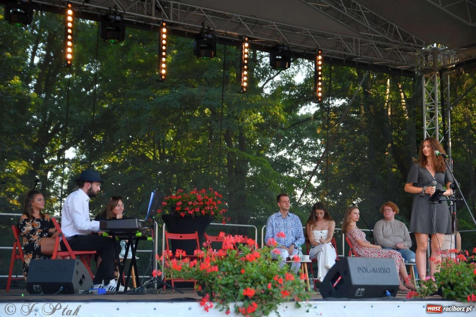 Zdjęcie w galerii na portalu naszraciborz.pl: Miraż wkroczył w 30-lecie działalności. Koncert na zamku [FOTO i WIDEO] wiadomości z regionu