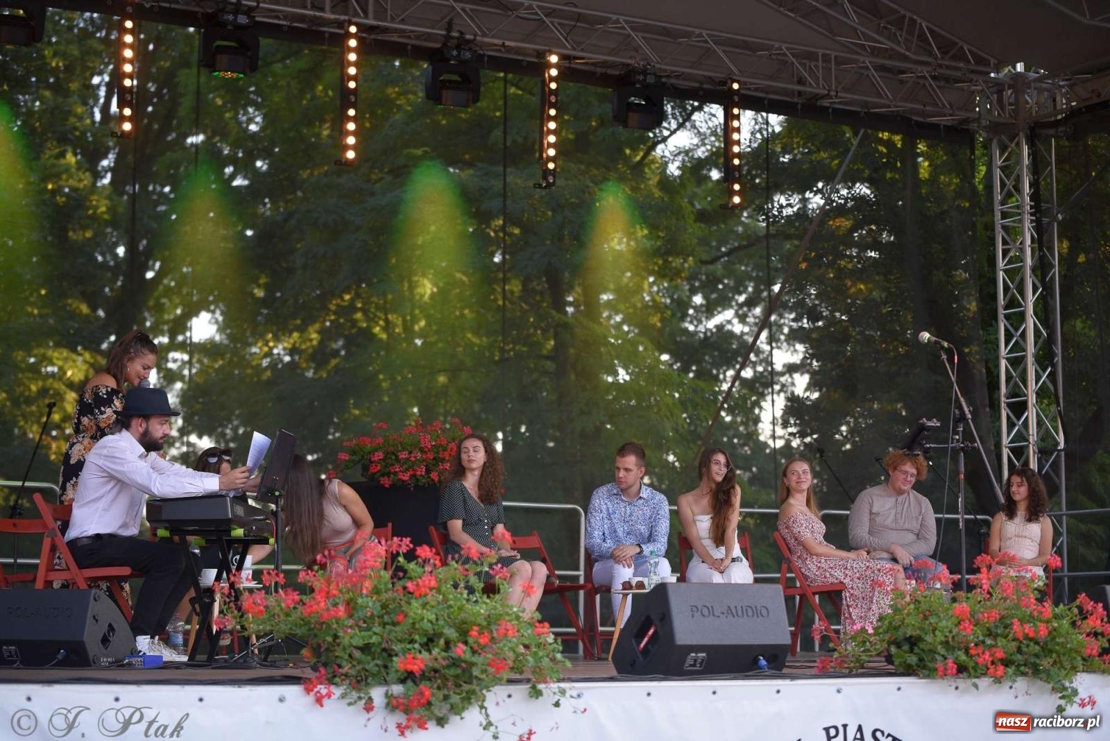 Zdjęcie w galerii na portalu naszraciborz.pl: Miraż wkroczył w 30-lecie działalności. Koncert na zamku [FOTO i WIDEO] wiadomości z regionu