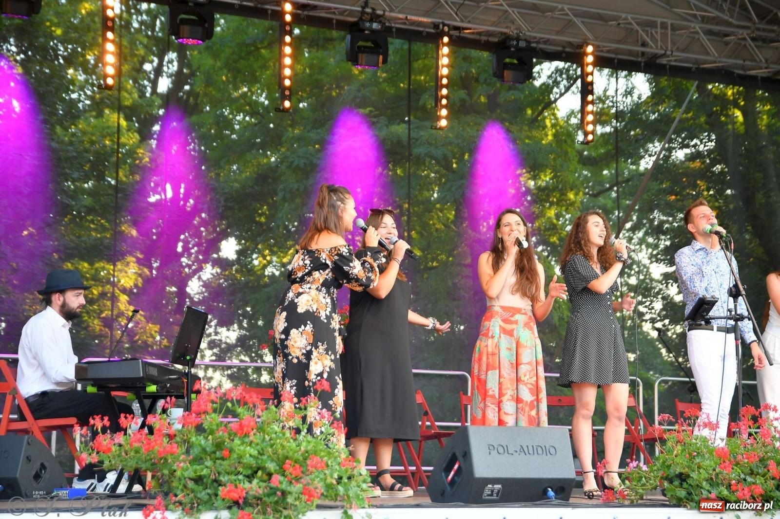 Zdjęcie w galerii na portalu naszraciborz.pl: Miraż wkroczył w 30-lecie działalności. Koncert na zamku [FOTO i WIDEO] wiadomości z regionu