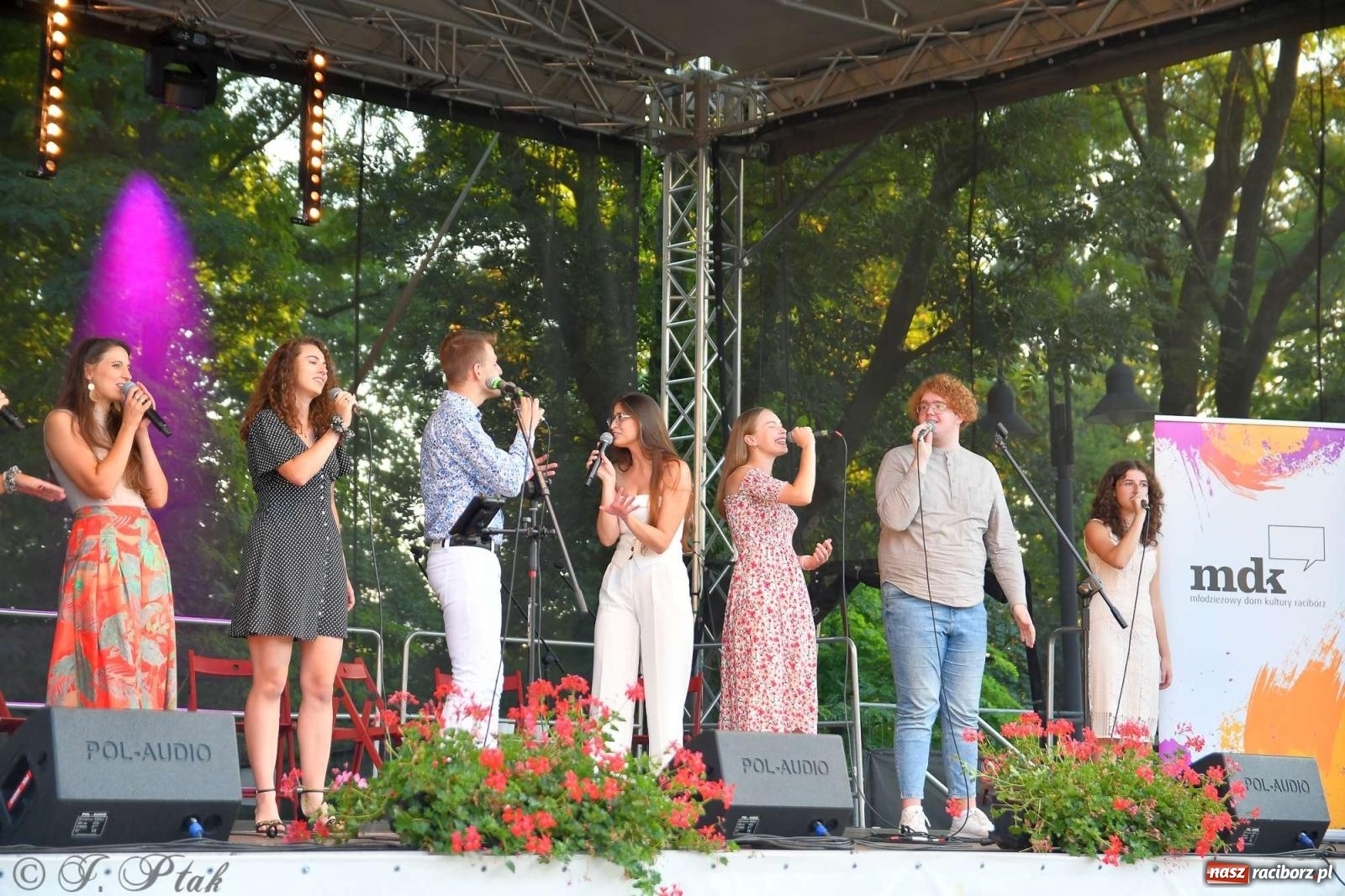 Zdjęcie w galerii na portalu naszraciborz.pl: Miraż wkroczył w 30-lecie działalności. Koncert na zamku [FOTO i WIDEO] wiadomości z regionu