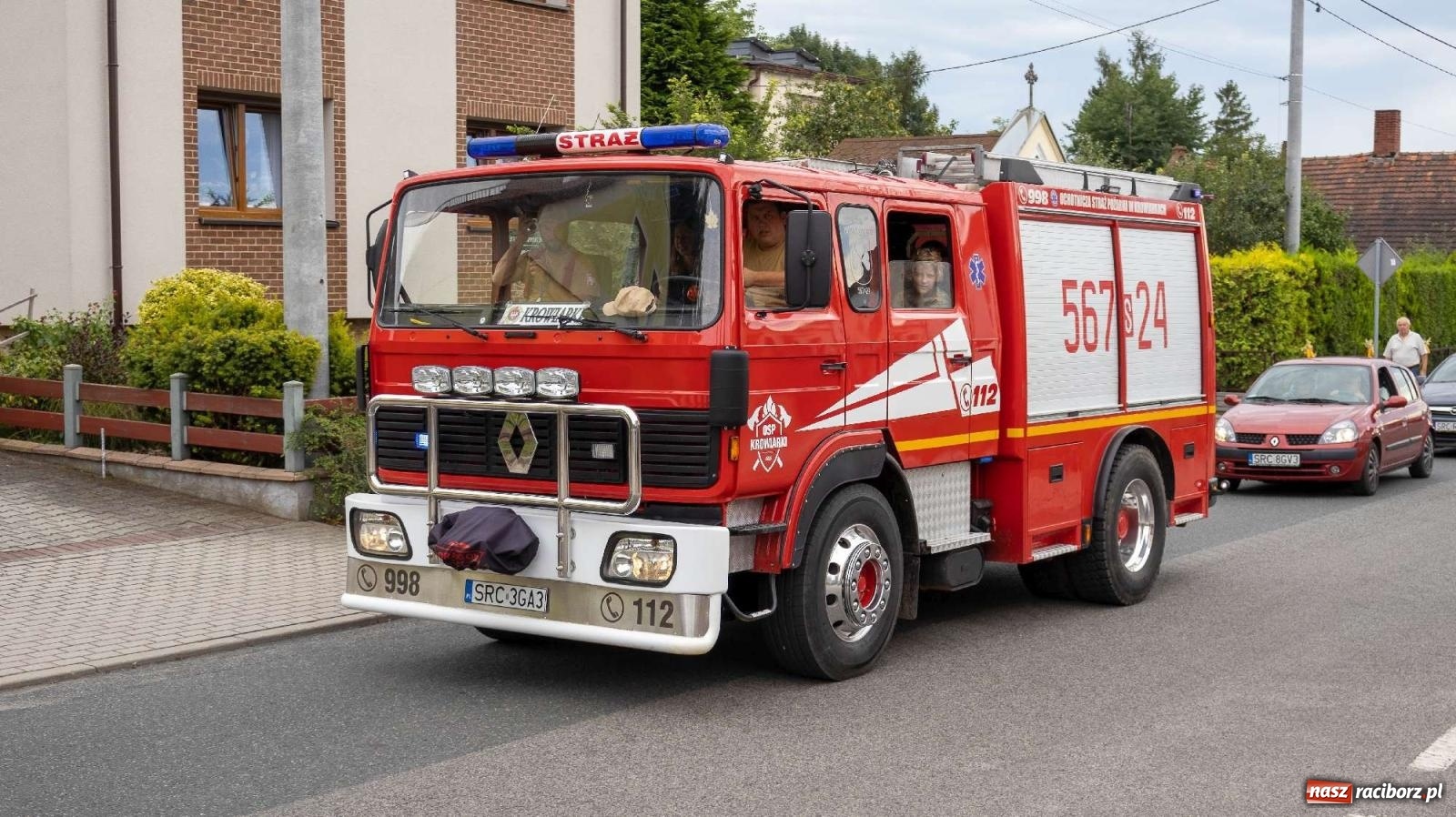 Zdjęcie w galerii na portalu naszraciborz.pl: Krowiarki Ciapek Racing 3. Parada traktorów wiadomości z regionu