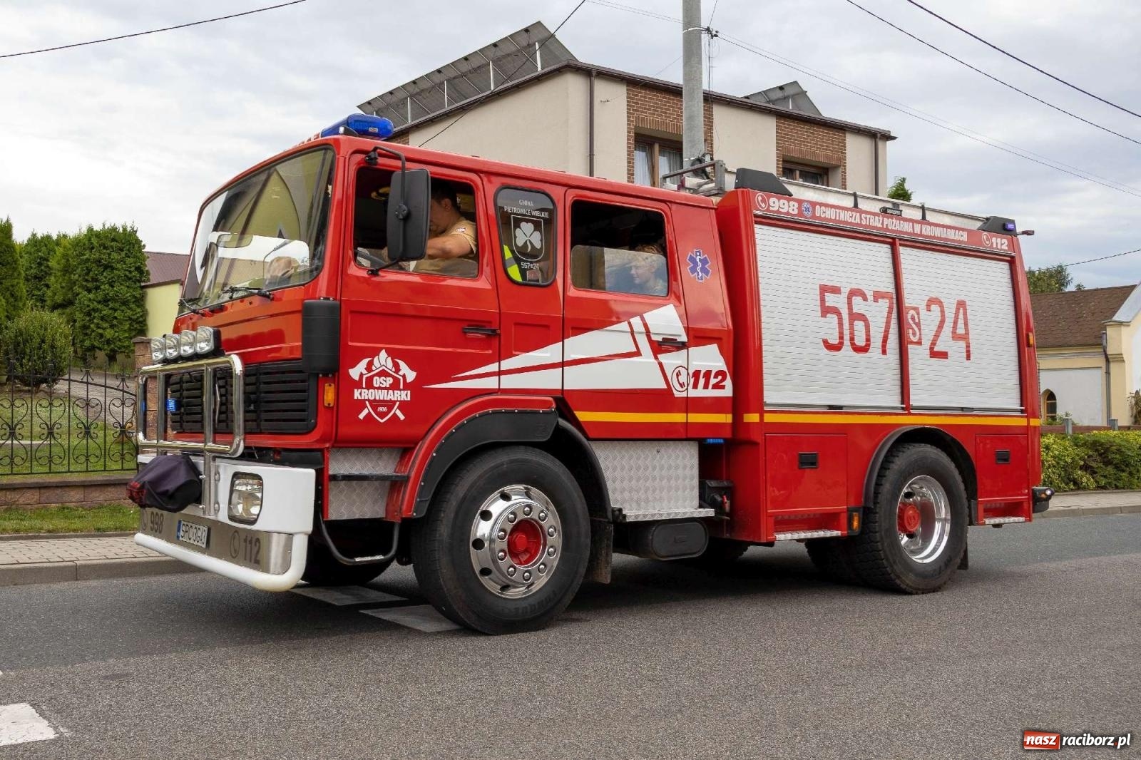 Zdjęcie w galerii na portalu naszraciborz.pl: Krowiarki Ciapek Racing 3. Parada traktorów wiadomości z regionu