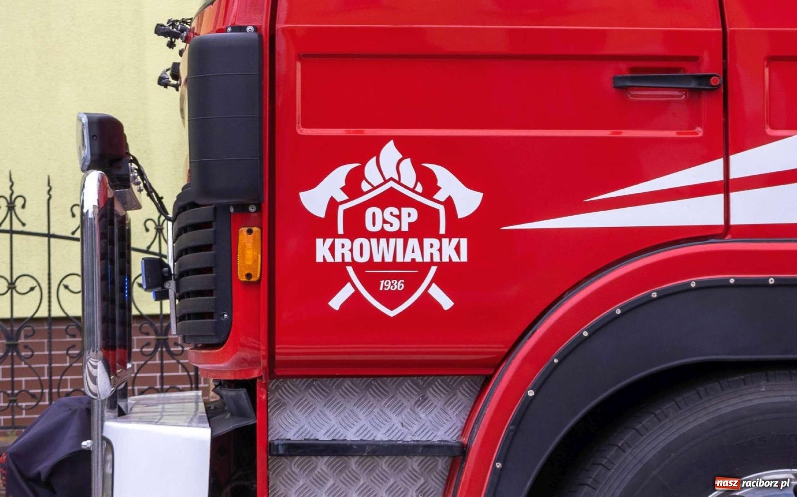 Zdjęcie w galerii na portalu naszraciborz.pl: Krowiarki Ciapek Racing 3. Parada traktorów wiadomości z regionu