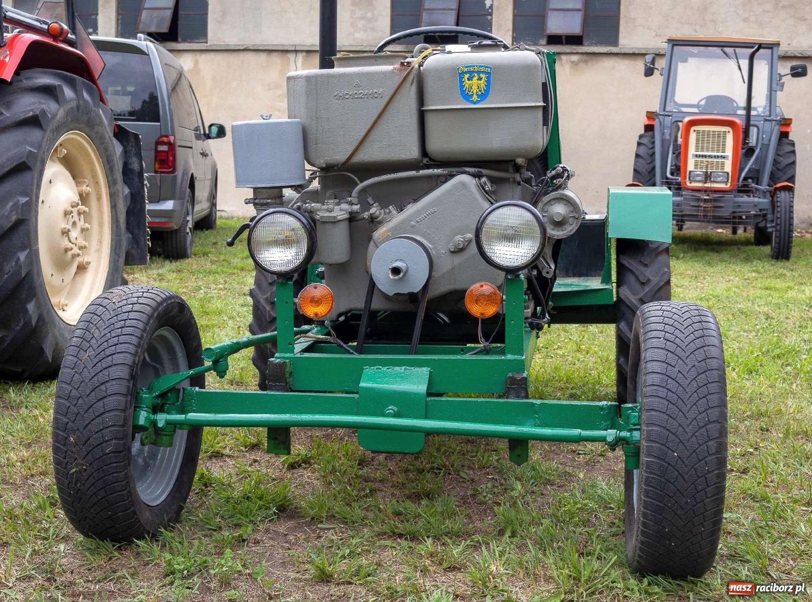 Zdjęcie w galerii na portalu naszraciborz.pl: Krowiarki Ciapek Racing 3. Parada traktorów wiadomości z regionu