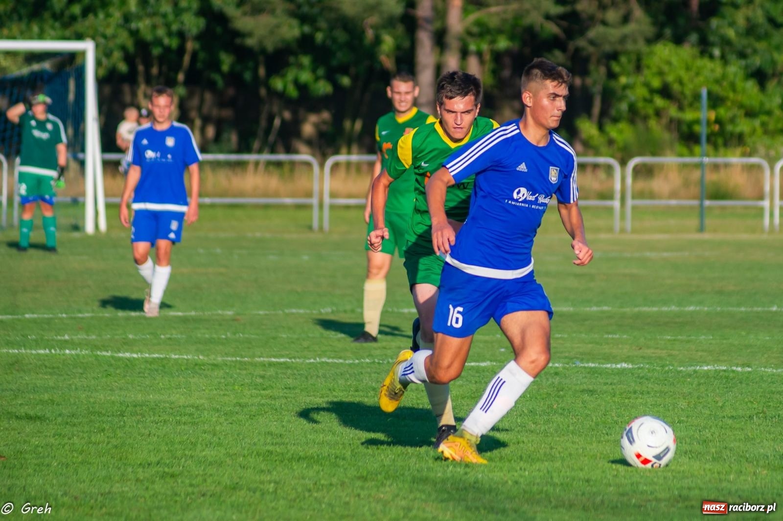 Zdjęcie w galerii na portalu naszraciborz.pl: B klasa. Pierwsze punkty beniaminka z Kuźni Raciborskiej [FOTO] wiadomości z regionu