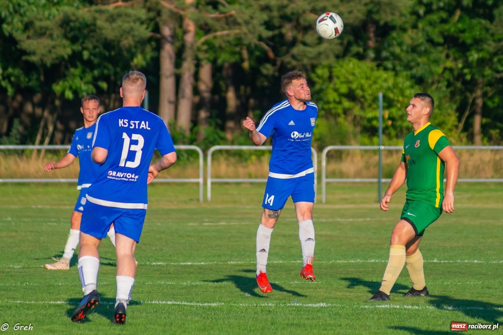 Zdjęcie w galerii na portalu naszraciborz.pl: B klasa. Pierwsze punkty beniaminka z Kuźni Raciborskiej [FOTO] wiadomości z regionu