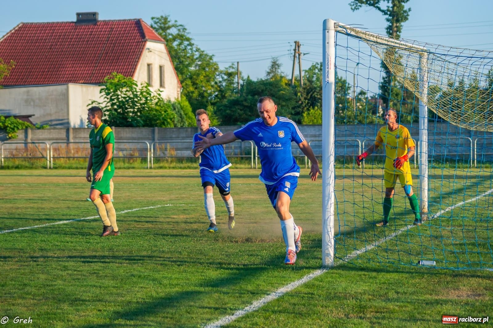 Zdjęcie w galerii na portalu naszraciborz.pl: B klasa. Pierwsze punkty beniaminka z Kuźni Raciborskiej [FOTO] wiadomości z regionu