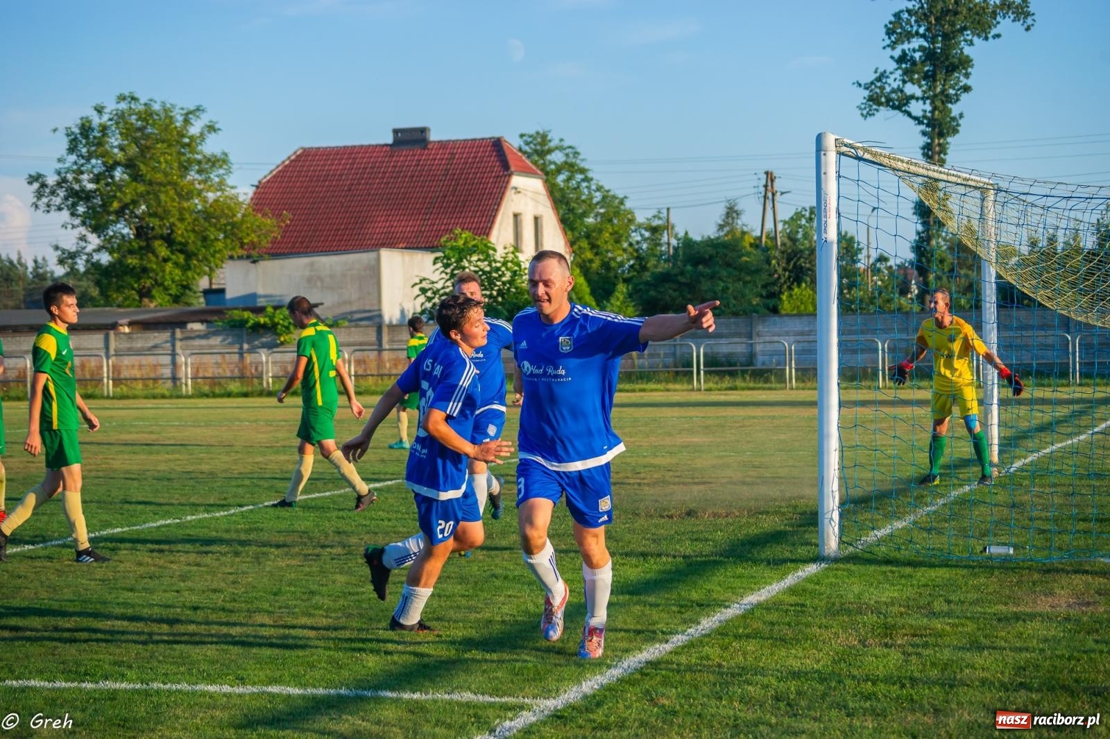 Zdjęcie w galerii na portalu naszraciborz.pl: B klasa. Pierwsze punkty beniaminka z Kuźni Raciborskiej [FOTO] wiadomości z regionu