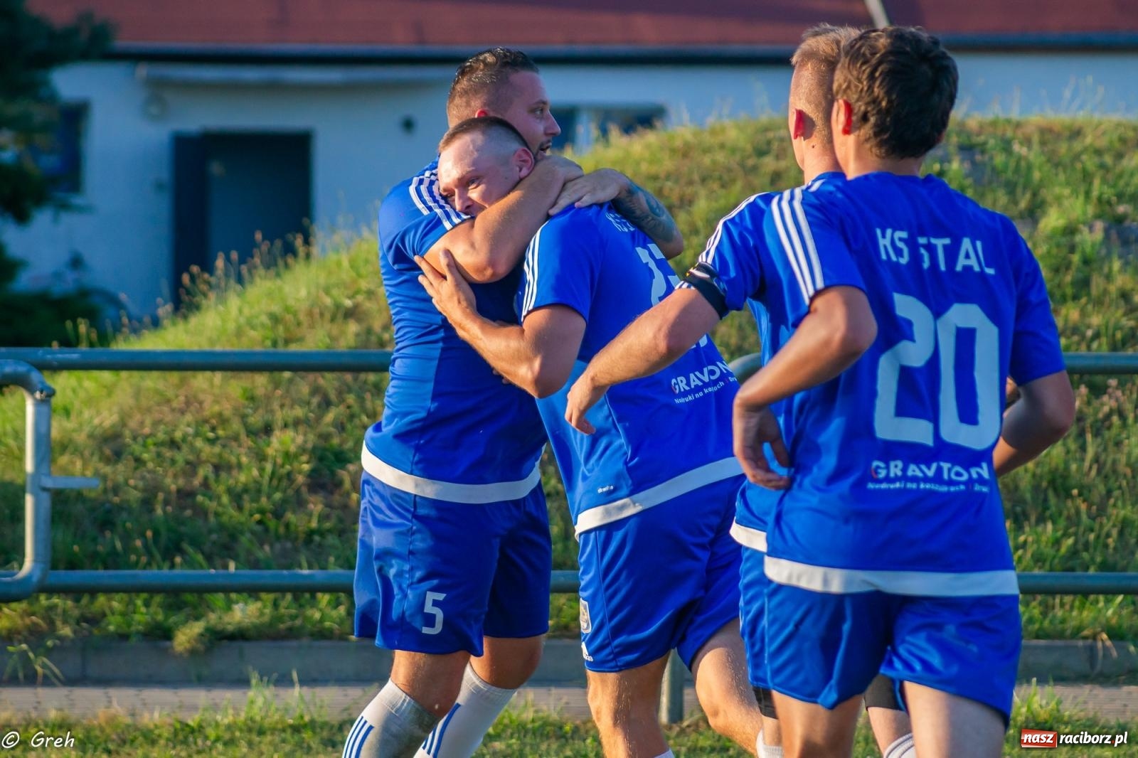 Zdjęcie w galerii na portalu naszraciborz.pl: B klasa. Pierwsze punkty beniaminka z Kuźni Raciborskiej [FOTO] wiadomości z regionu