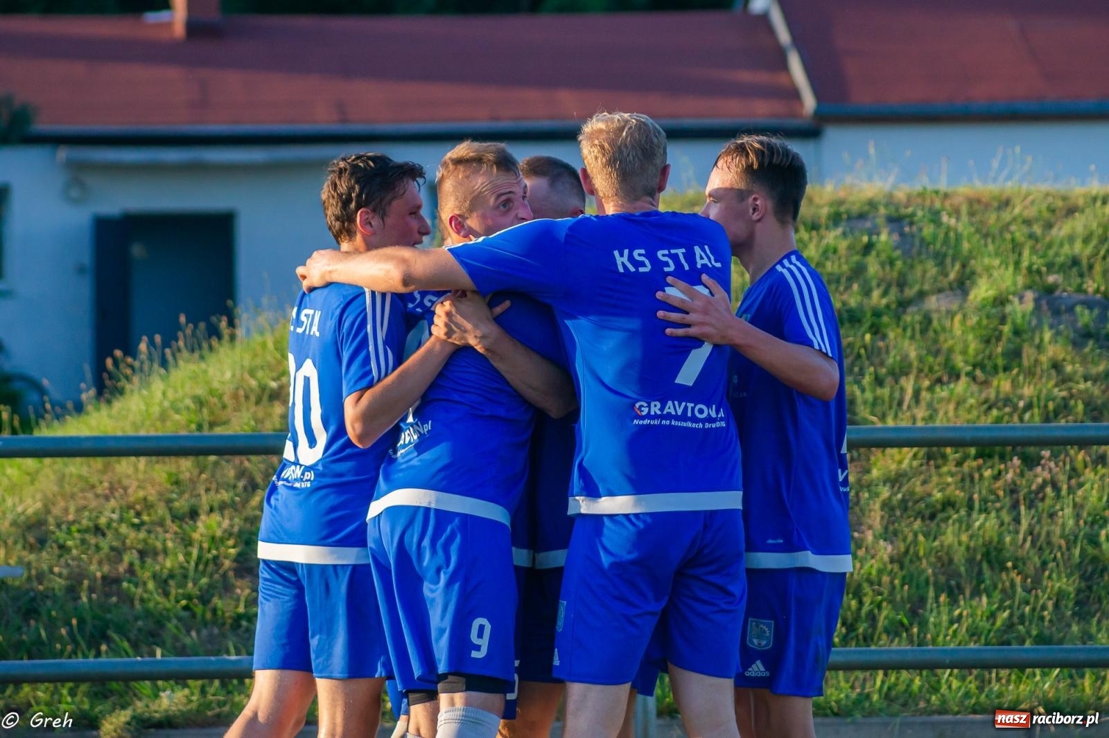 Zdjęcie w galerii na portalu naszraciborz.pl: B klasa. Pierwsze punkty beniaminka z Kuźni Raciborskiej [FOTO] wiadomości z regionu