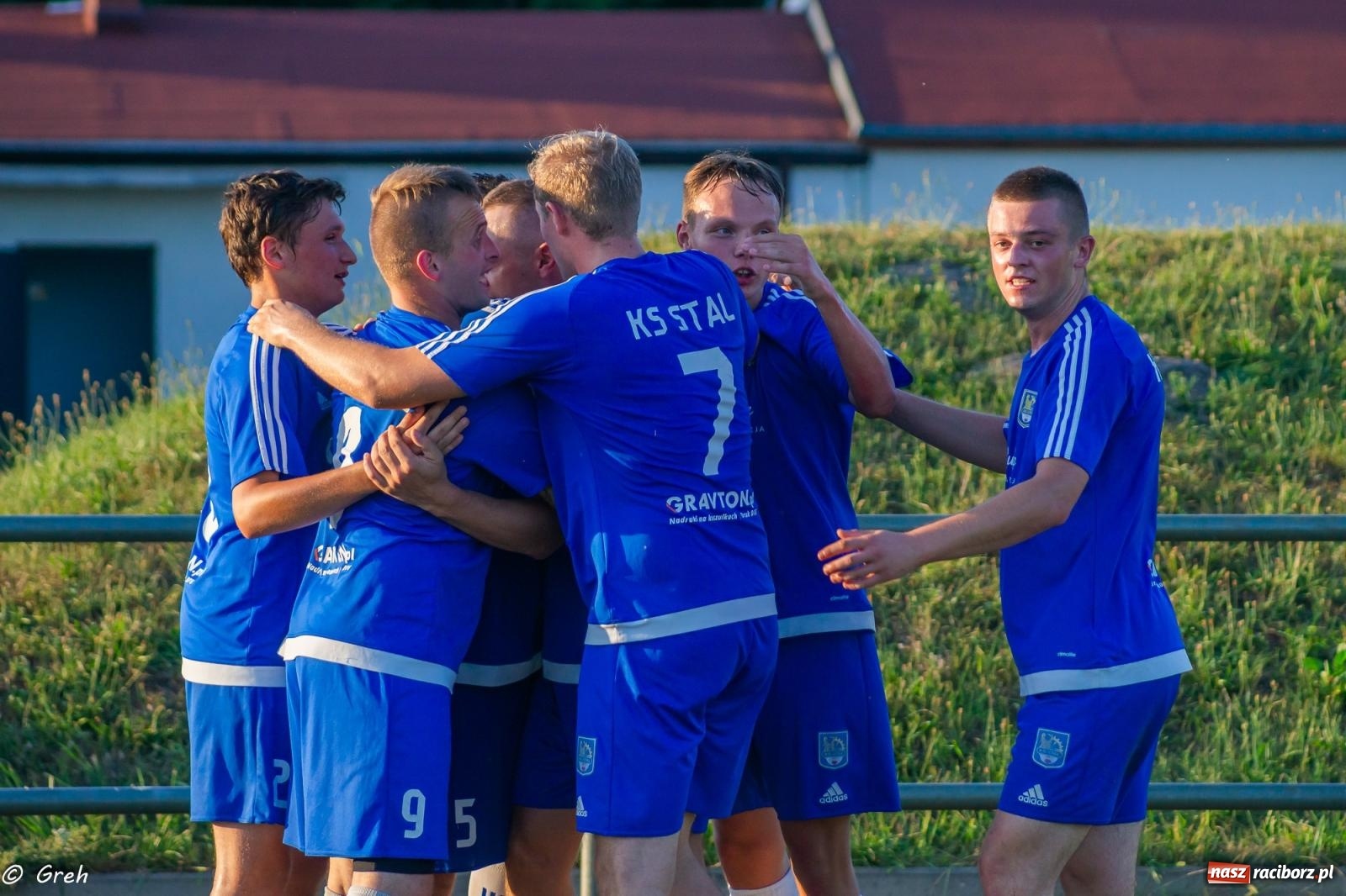 Zdjęcie w galerii na portalu naszraciborz.pl: B klasa. Pierwsze punkty beniaminka z Kuźni Raciborskiej [FOTO] wiadomości z regionu
