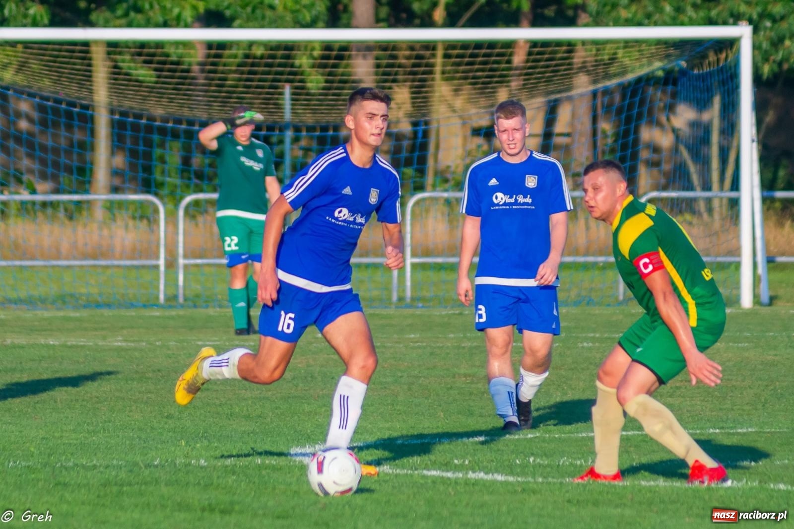 Zdjęcie w galerii na portalu naszraciborz.pl: B klasa. Pierwsze punkty beniaminka z Kuźni Raciborskiej [FOTO] wiadomości z regionu