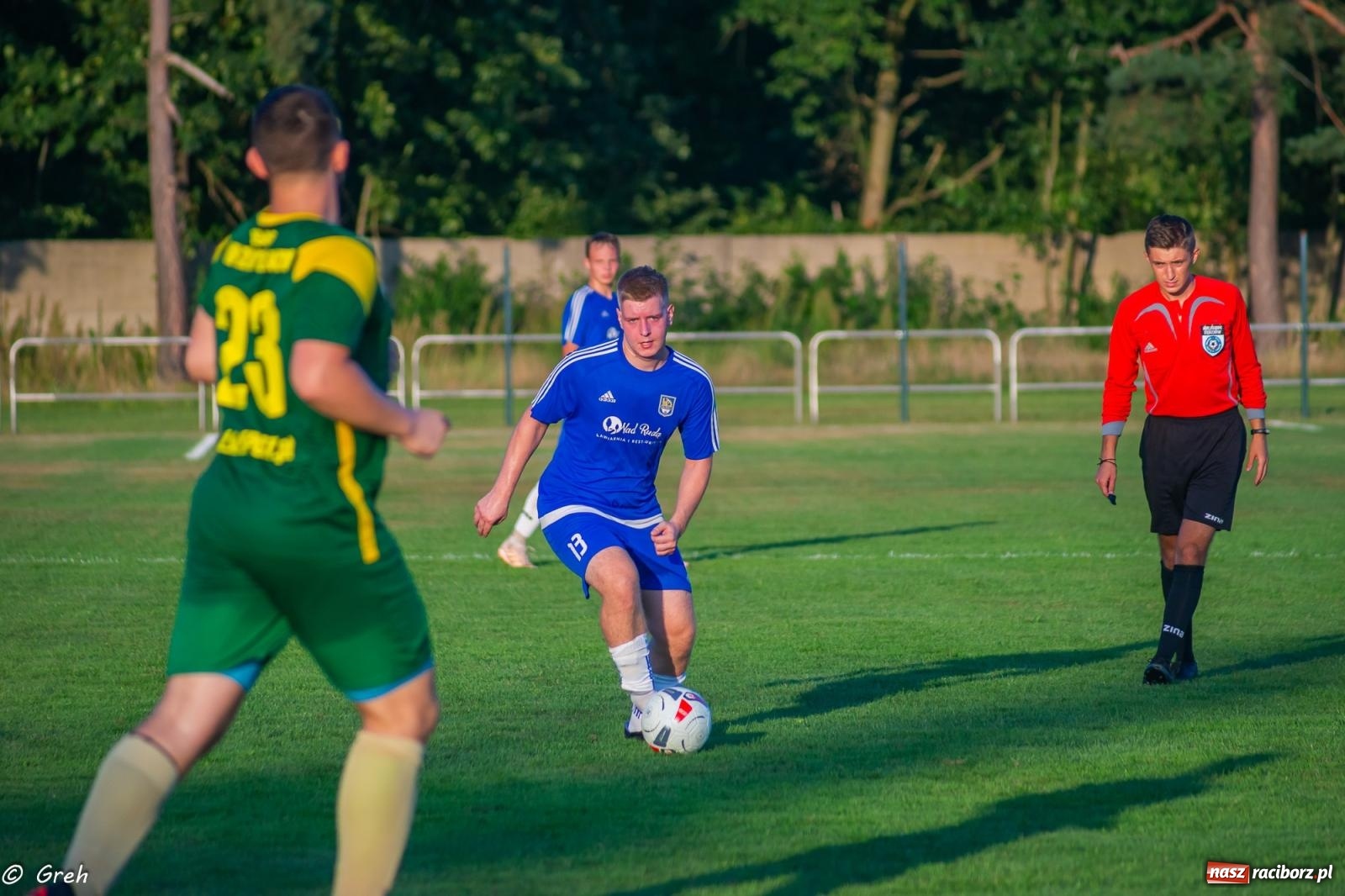 Zdjęcie w galerii na portalu naszraciborz.pl: B klasa. Pierwsze punkty beniaminka z Kuźni Raciborskiej [FOTO] wiadomości z regionu