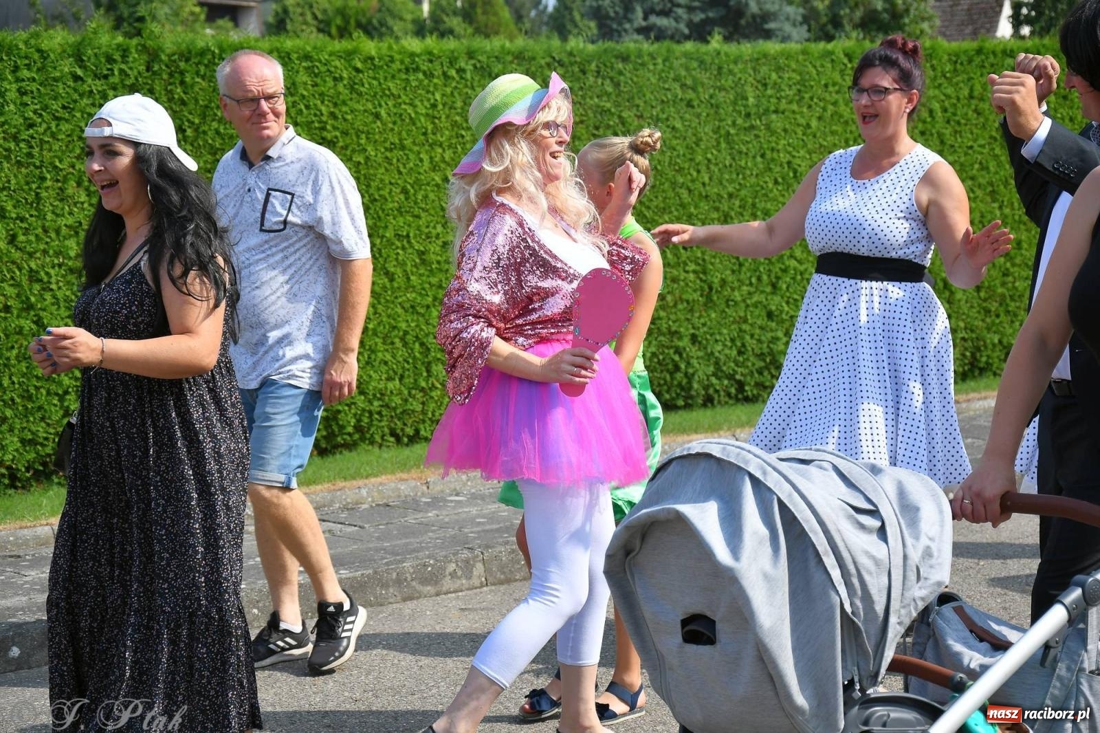Zdjęcie w galerii na portalu naszraciborz.pl: W Wojnowicach na dożynkach jak w Hollywood [FOTO i WIDEO] wiadomości z regionu