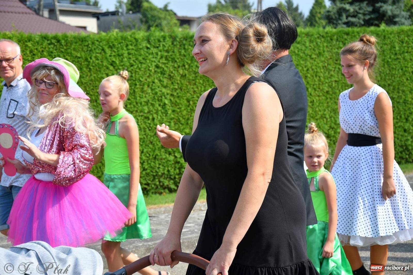 Zdjęcie w galerii na portalu naszraciborz.pl: W Wojnowicach na dożynkach jak w Hollywood [FOTO i WIDEO] wiadomości z regionu