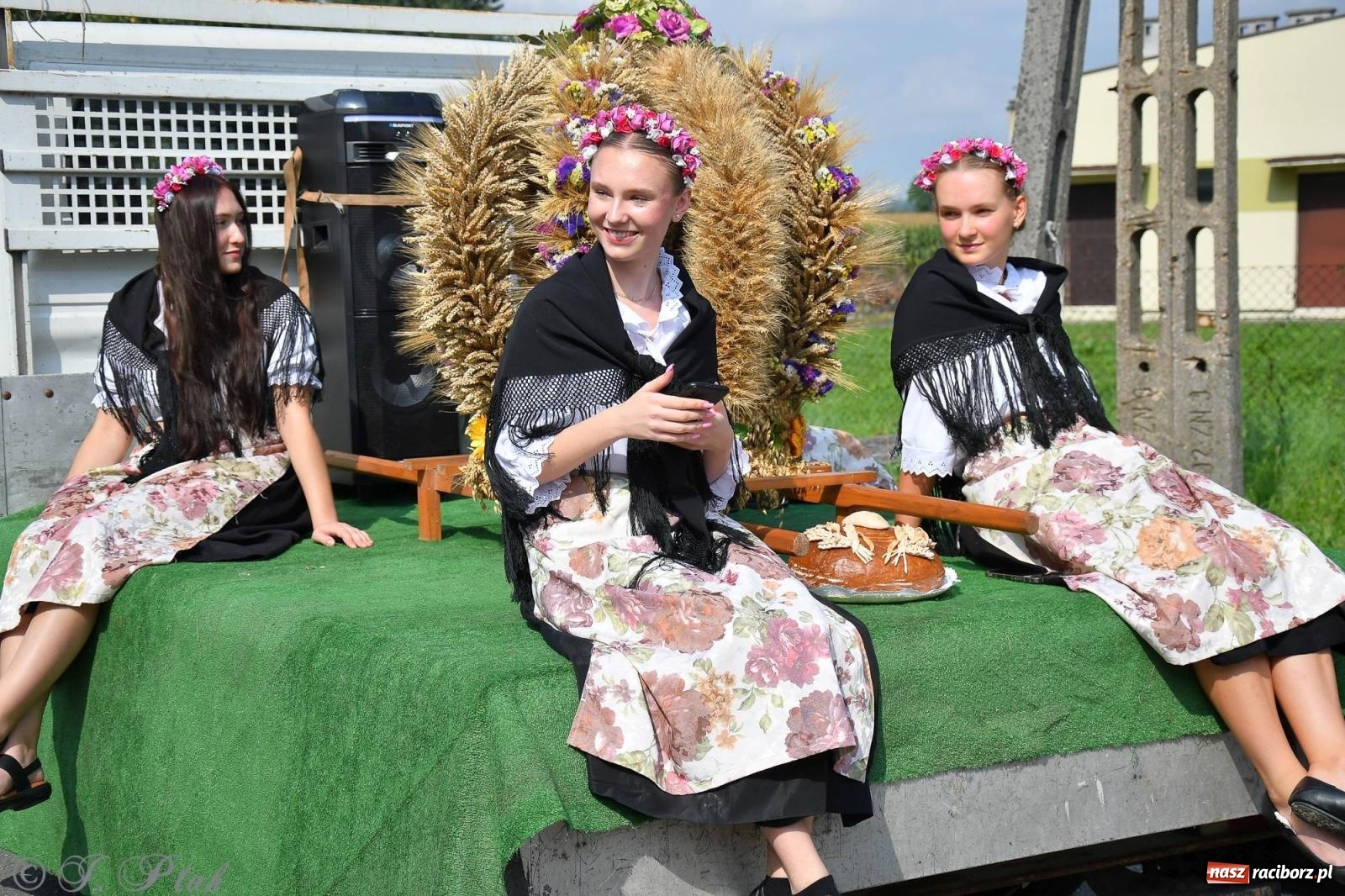 Zdjęcie w galerii na portalu naszraciborz.pl: W Wojnowicach na dożynkach jak w Hollywood [FOTO i WIDEO] wiadomości z regionu