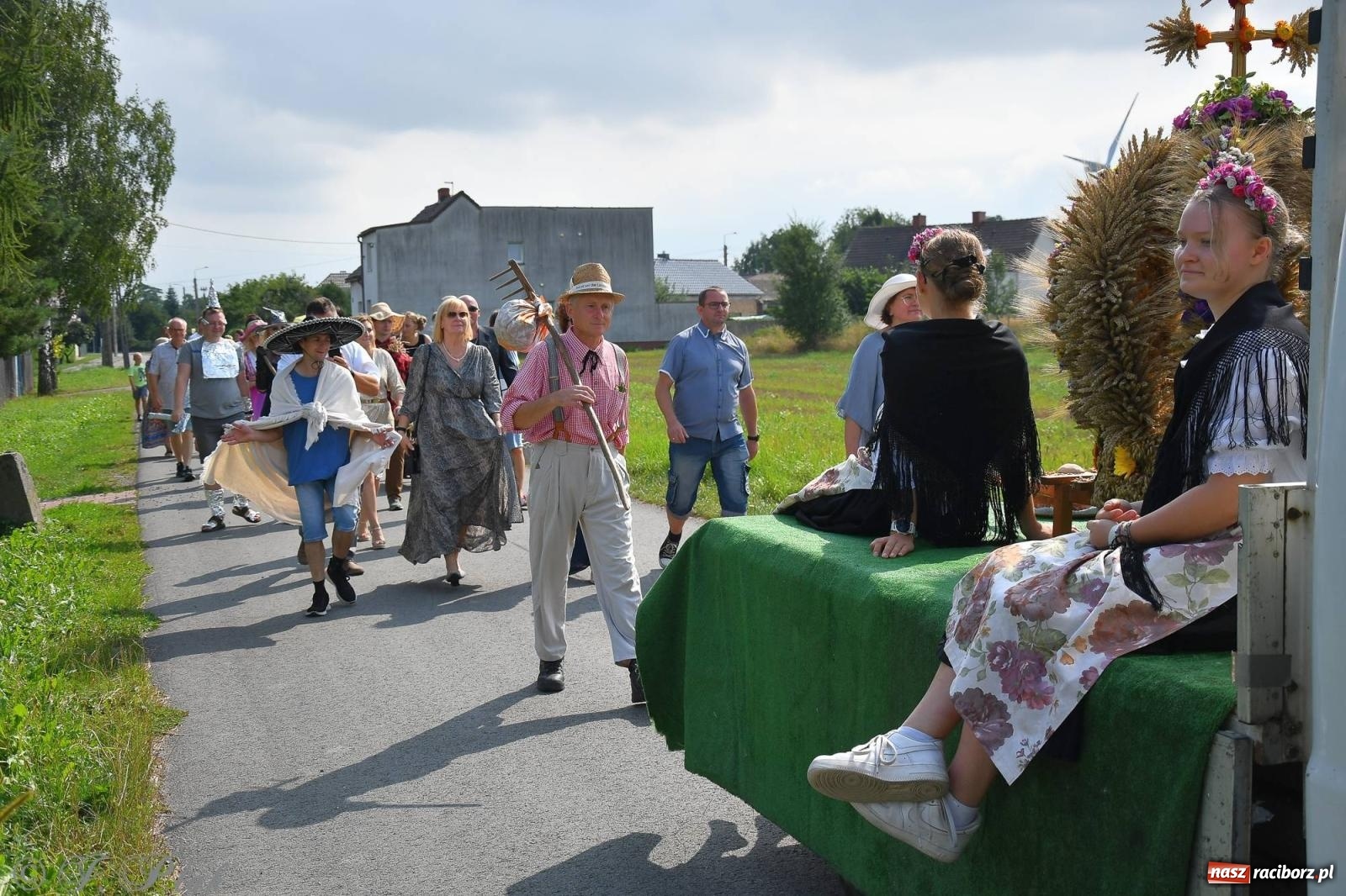 Zdjęcie w galerii na portalu naszraciborz.pl: W Wojnowicach na dożynkach jak w Hollywood [FOTO i WIDEO] wiadomości z regionu