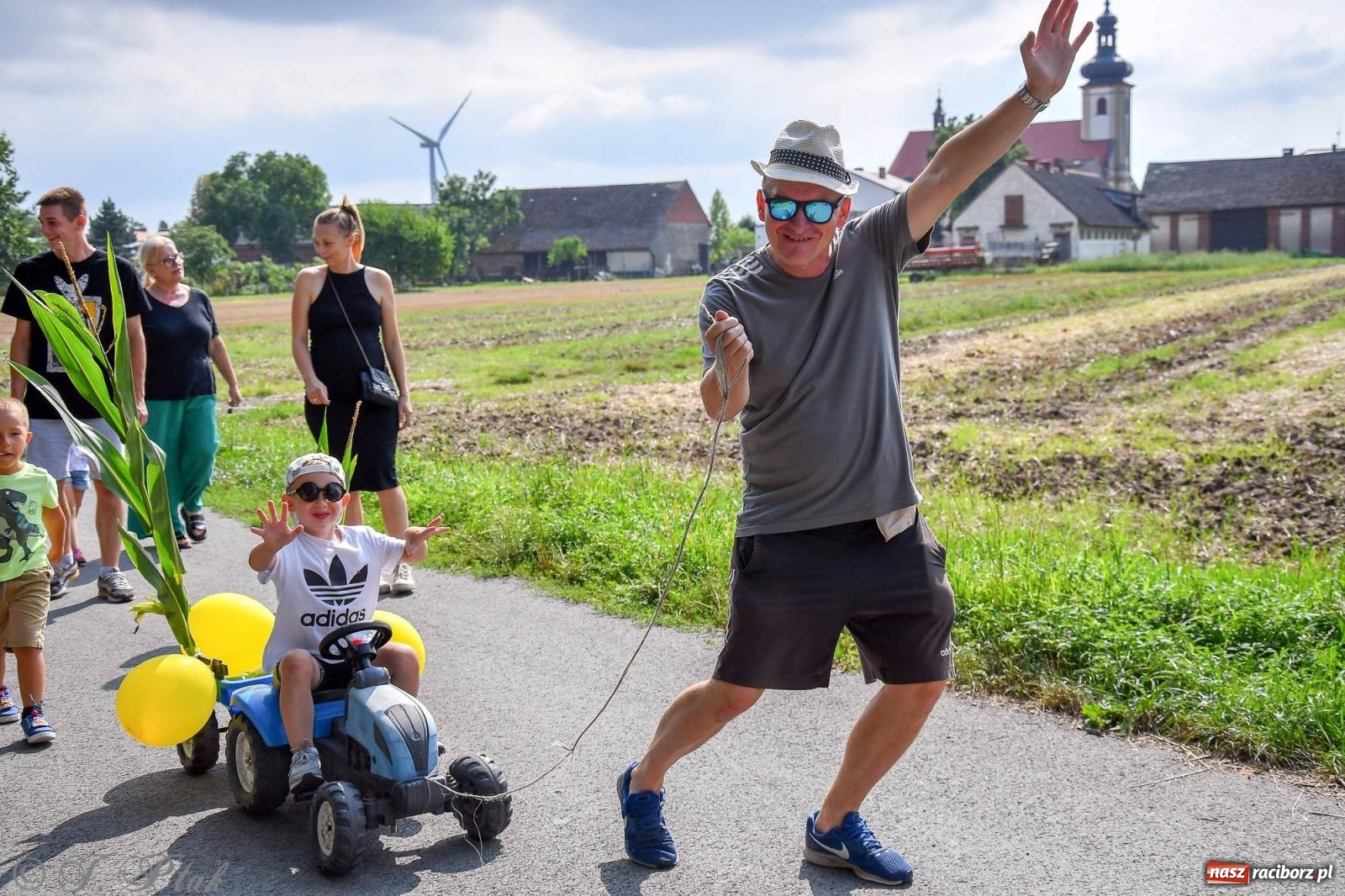 Zdjęcie w galerii na portalu naszraciborz.pl: W Wojnowicach na dożynkach jak w Hollywood [FOTO i WIDEO] wiadomości z regionu