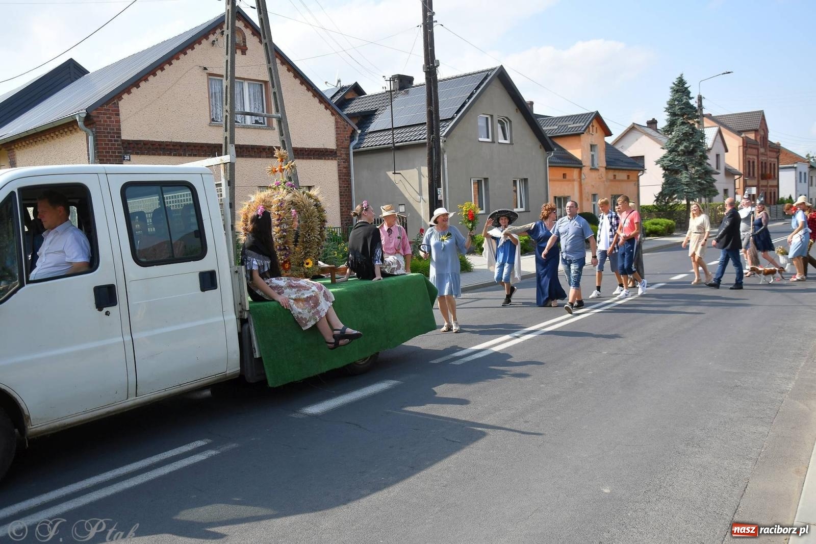 Zdjęcie w galerii na portalu naszraciborz.pl: W Wojnowicach na dożynkach jak w Hollywood [FOTO i WIDEO] wiadomości z regionu