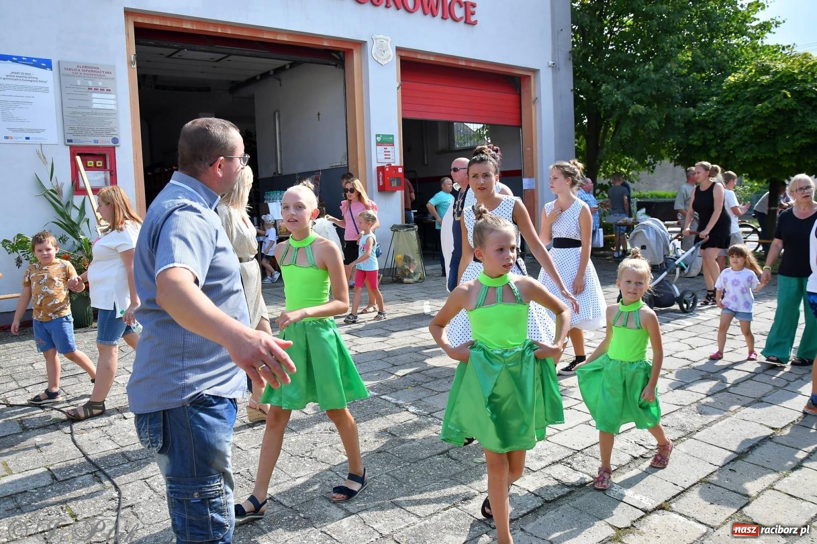 Zdjęcie w galerii na portalu naszraciborz.pl: W Wojnowicach na dożynkach jak w Hollywood [FOTO i WIDEO] wiadomości z regionu