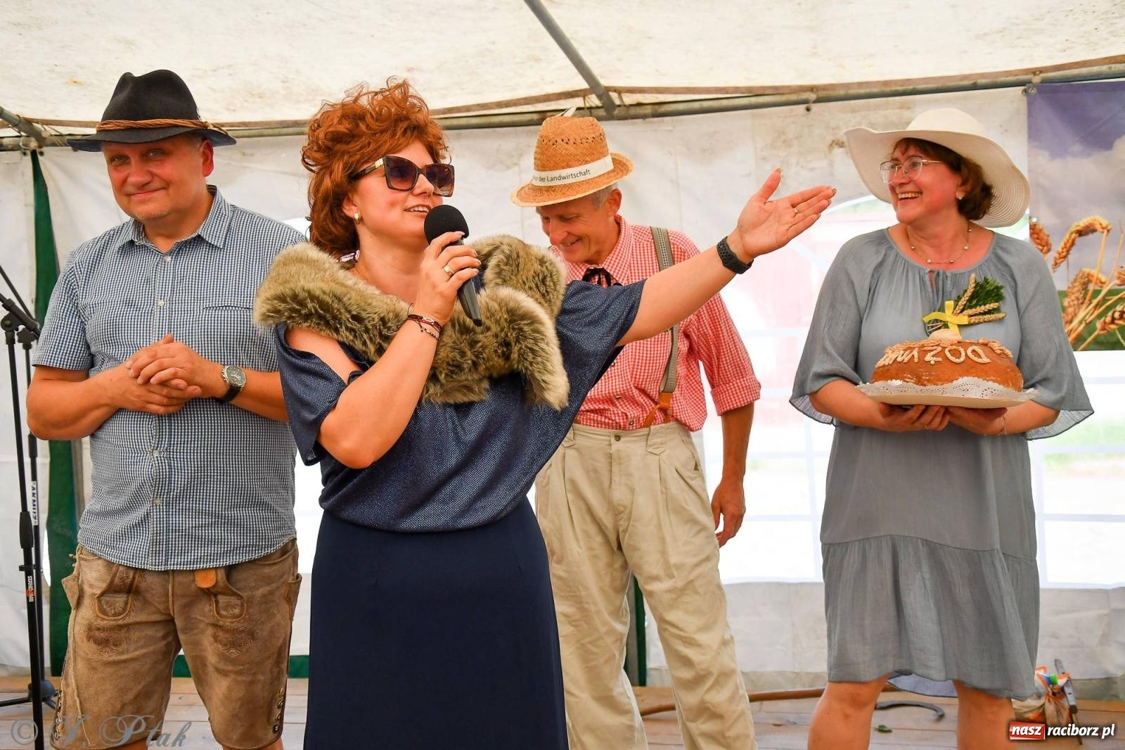 Zdjęcie w galerii na portalu naszraciborz.pl: W Wojnowicach na dożynkach jak w Hollywood [FOTO i WIDEO] wiadomości z regionu