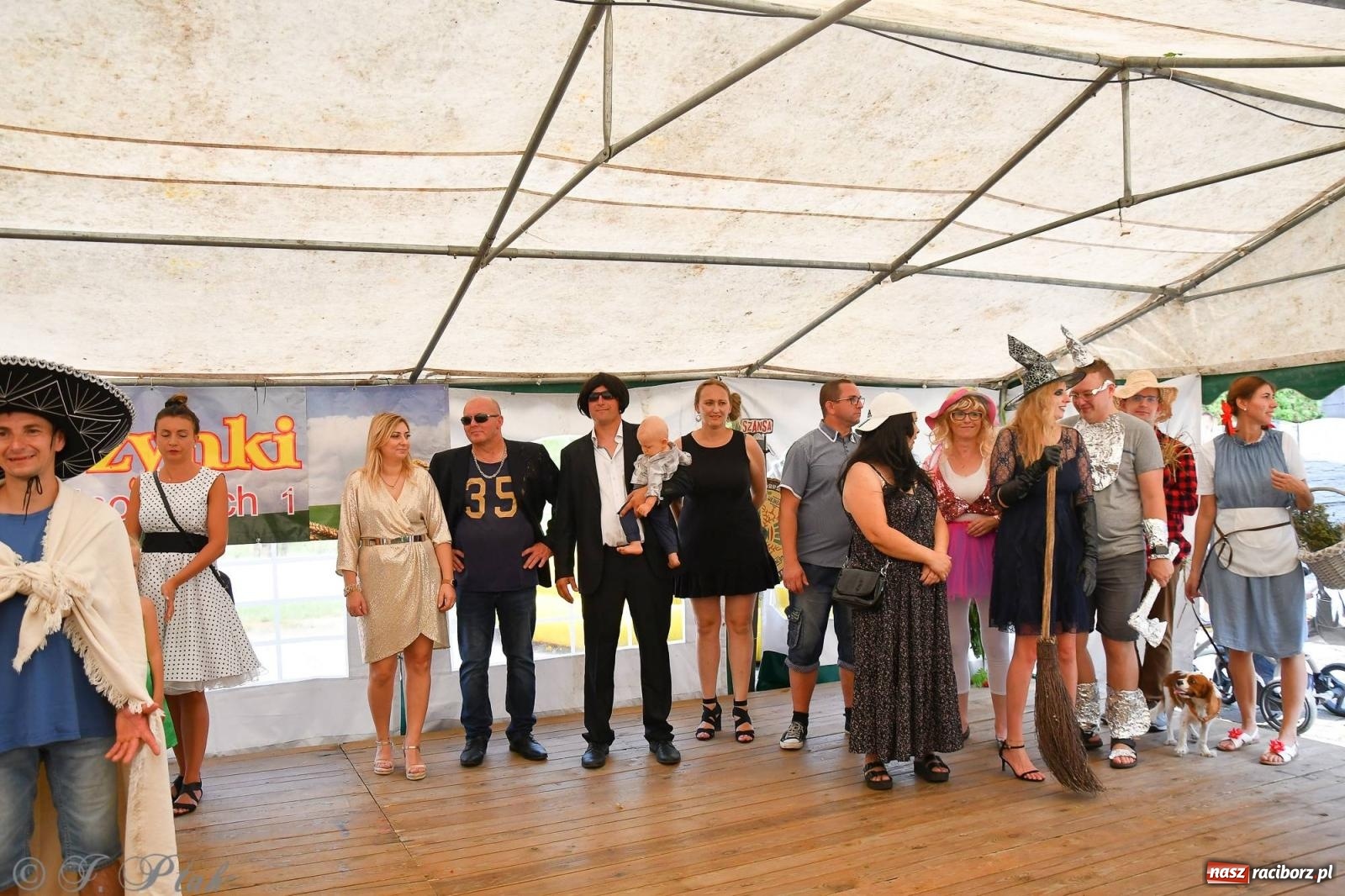 Zdjęcie w galerii na portalu naszraciborz.pl: W Wojnowicach na dożynkach jak w Hollywood [FOTO i WIDEO] wiadomości z regionu